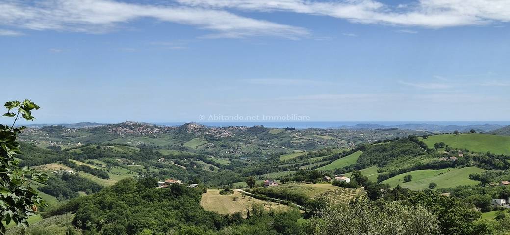 Casa singola in vendita a Montebello di Bertona