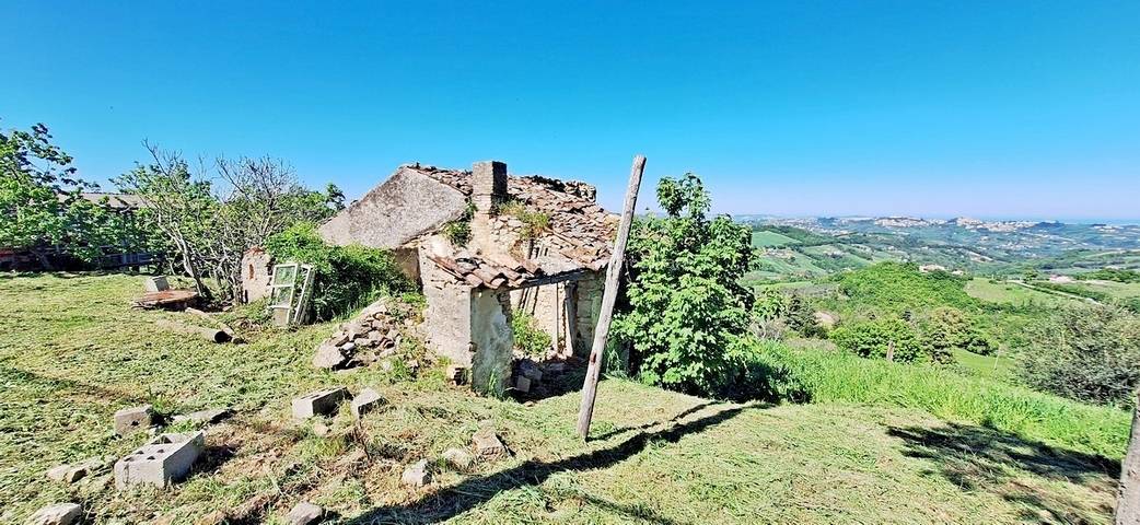 Casa singola in vendita a Montebello di Bertona