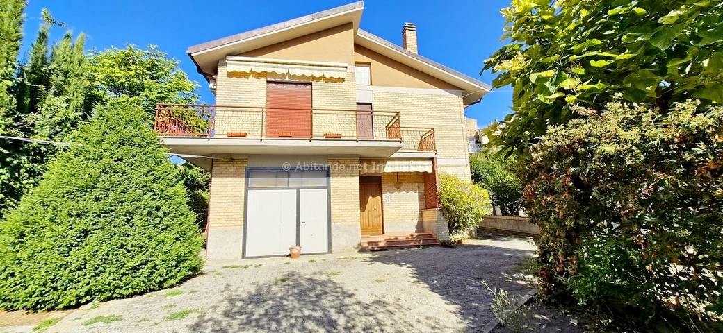 Casa singola in vendita a Penne