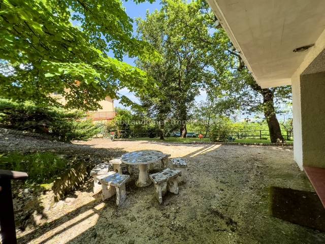 Casa singola in vendita a Montebello di Bertona