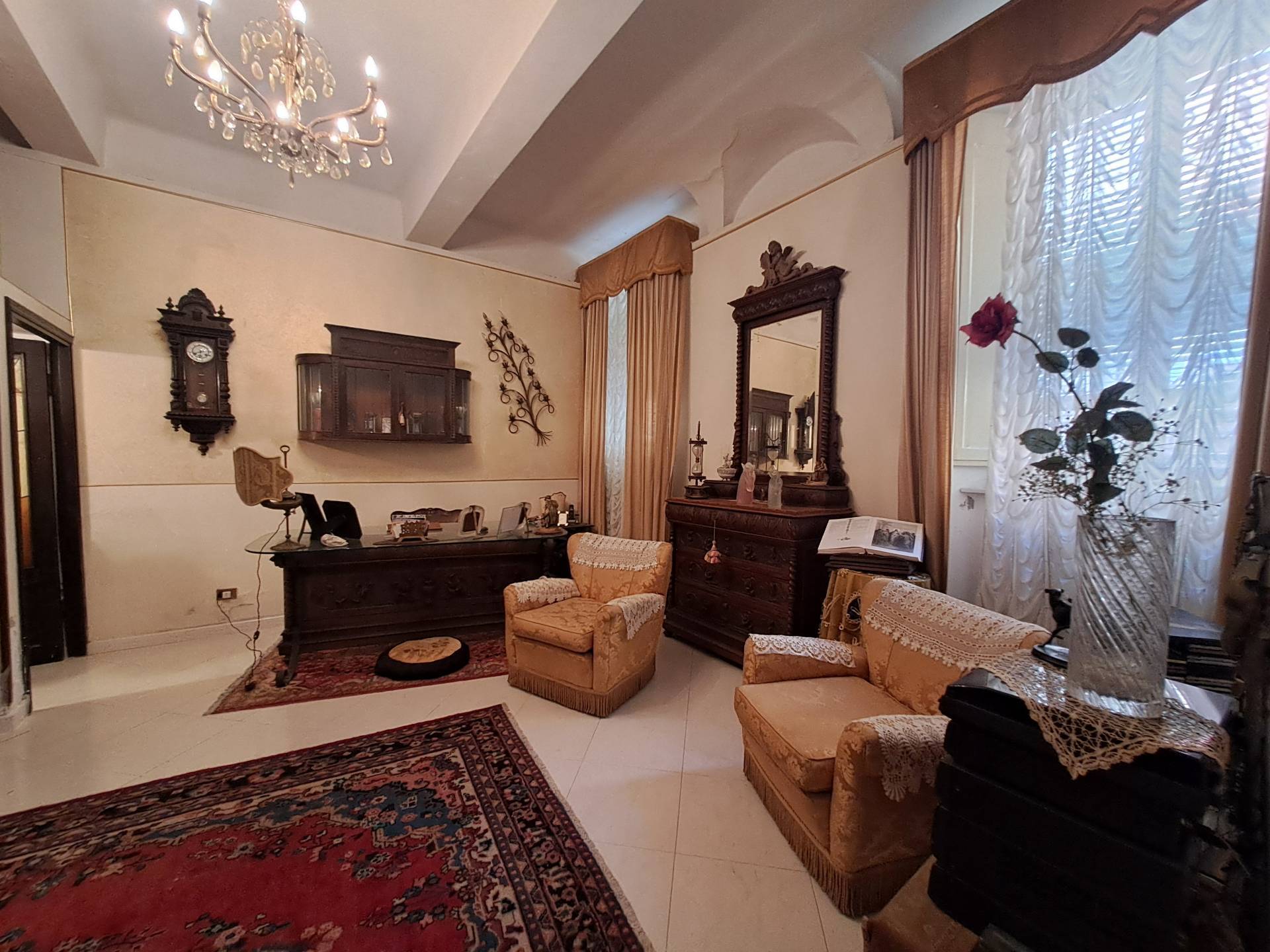 Casa con ingresso indipendente in vendita a Ferrara, PORTA PO - VIALE CAVOUR