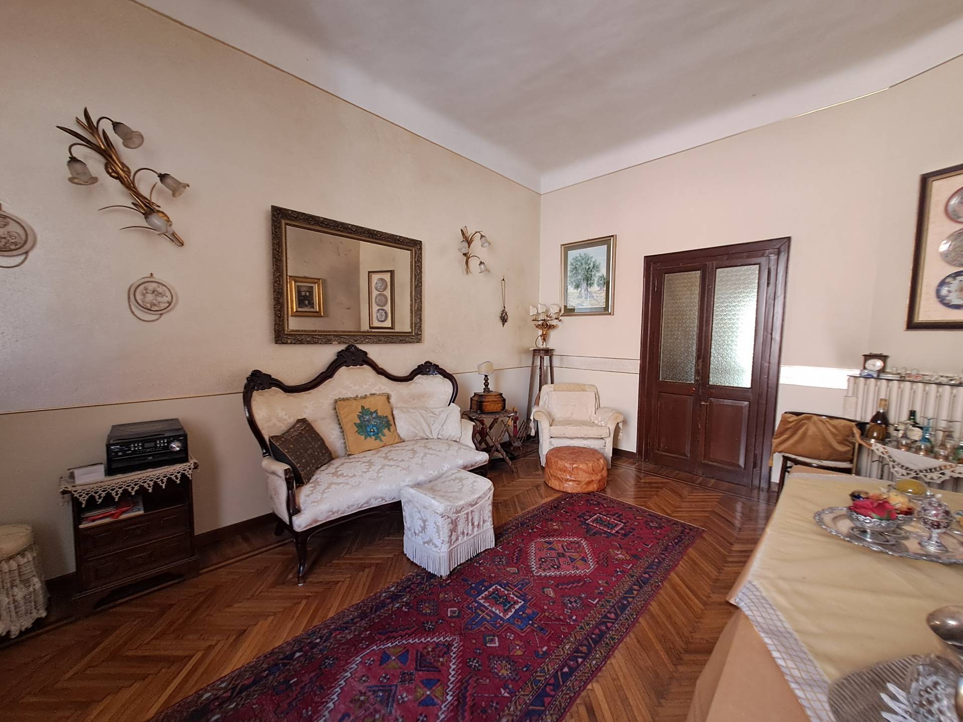 Casa con ingresso indipendente in vendita a Ferrara, PORTA PO - VIALE CAVOUR