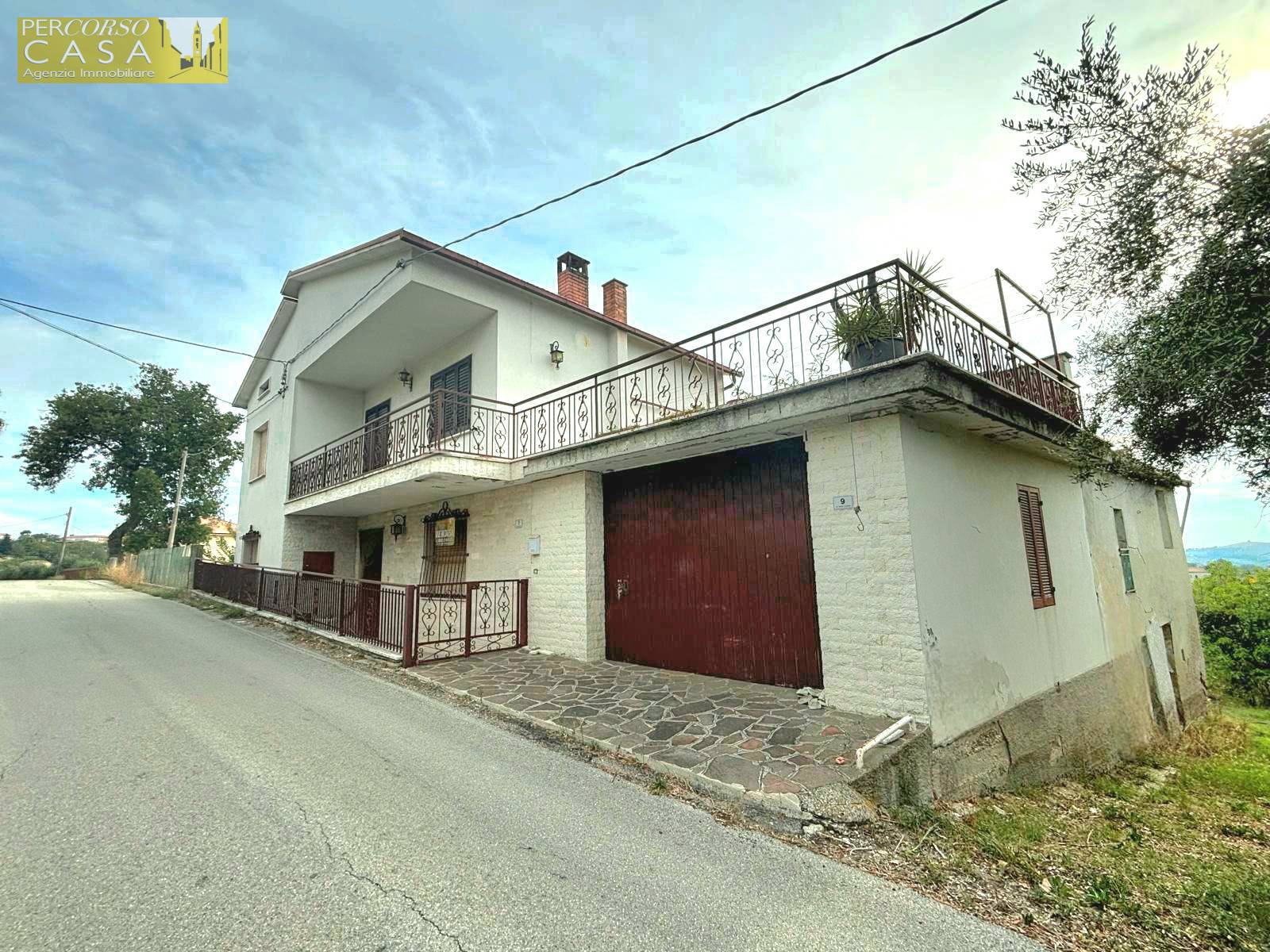 Casa indipendente con terrazzo a Sant'Omero