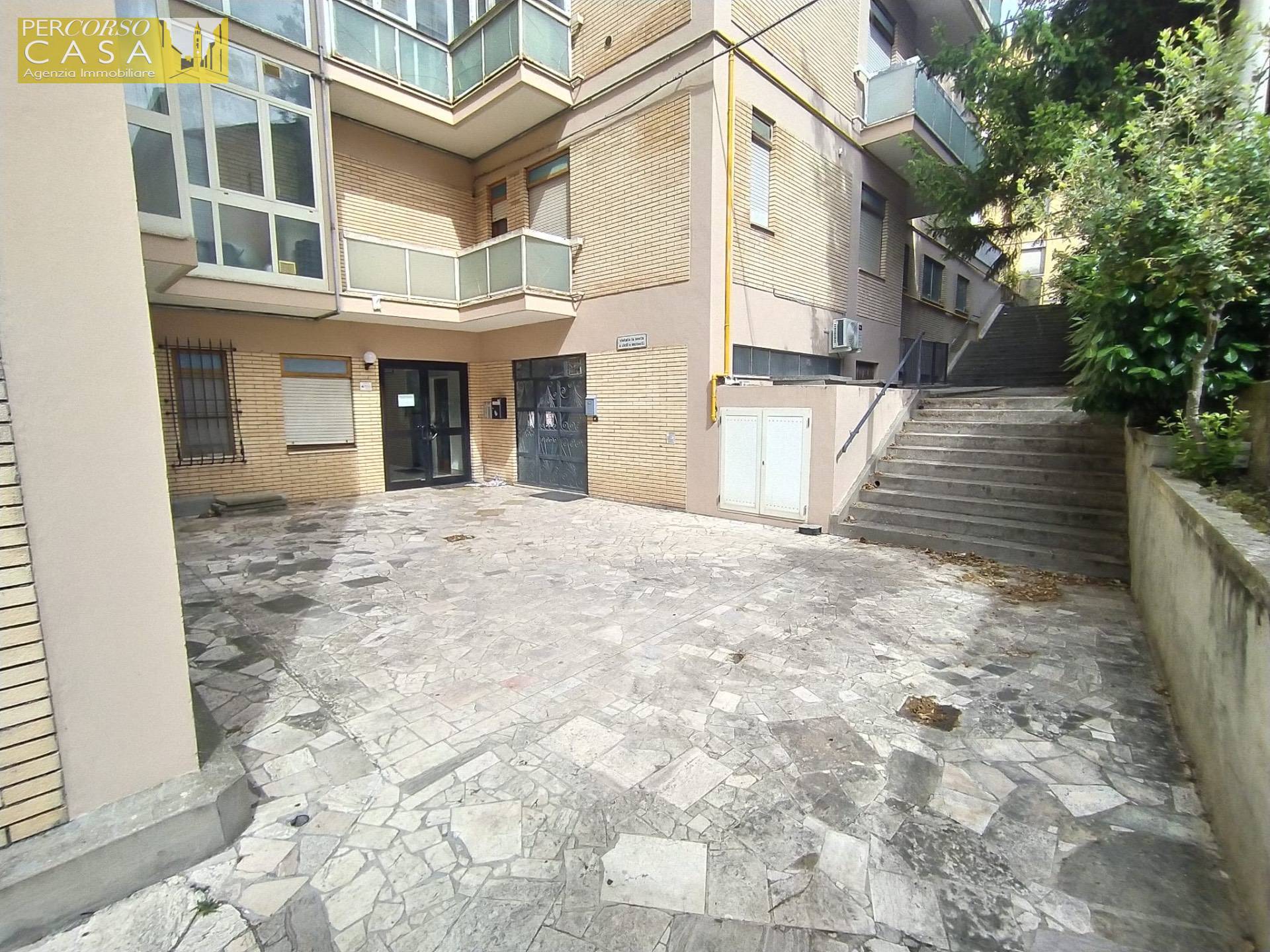 STUDIO - UFFICIO in affitto a Teramo, Centro