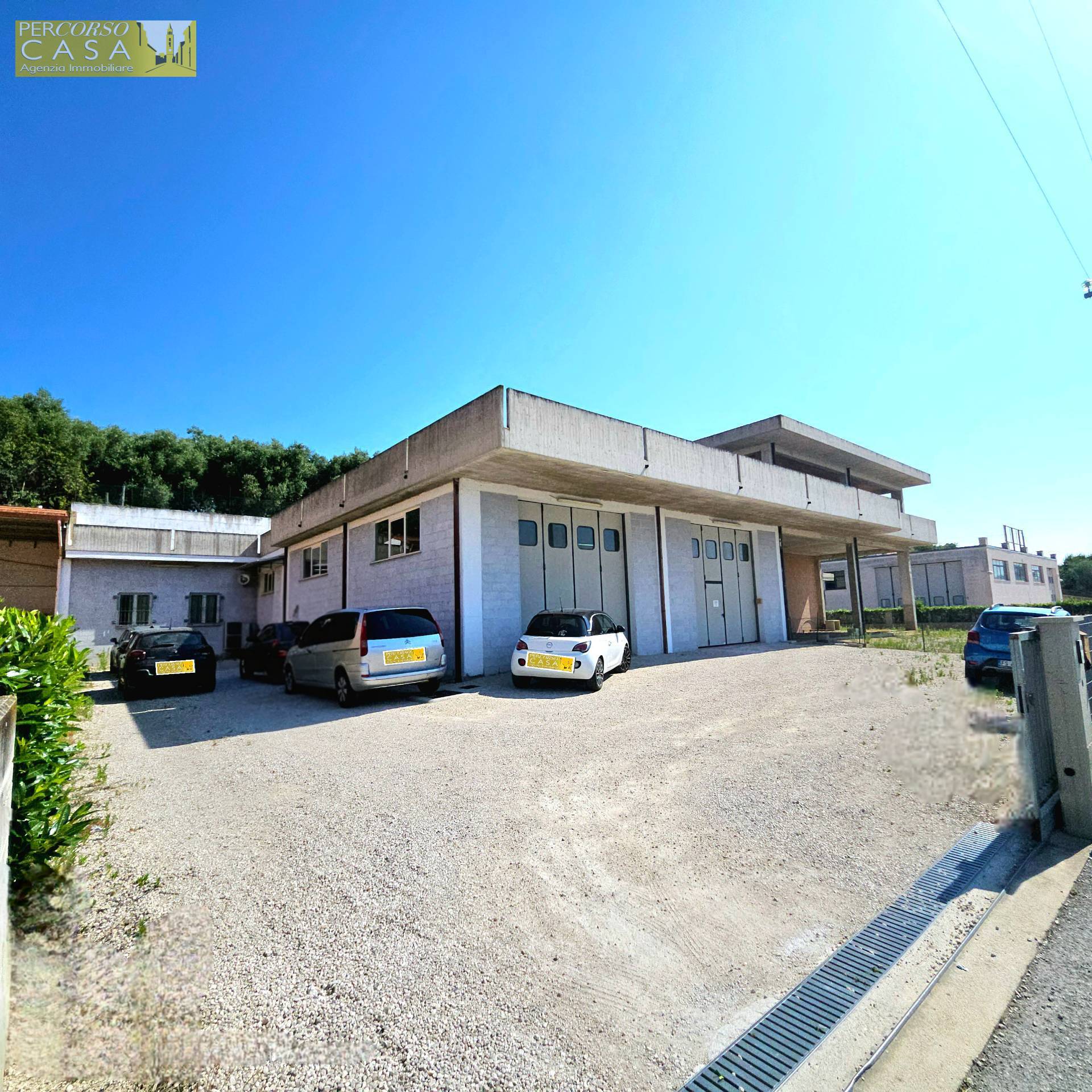 Capannone in vendita a Bellante