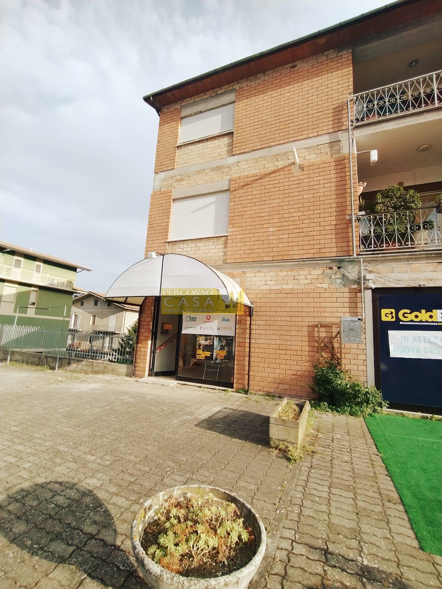 Locale Commerciale in vendita a Bellante, Bellante Stazione