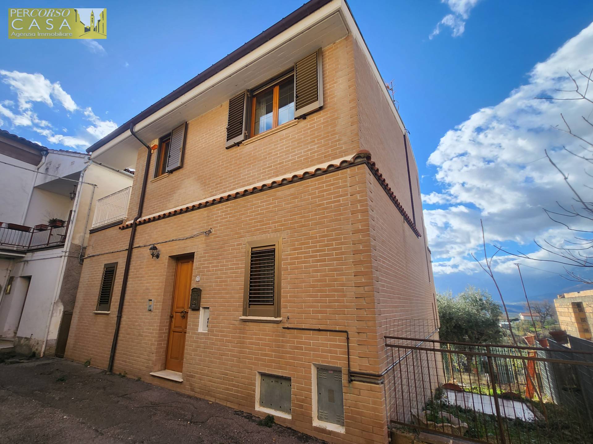 Casa indipendente in vendita a Teramo, Rapino