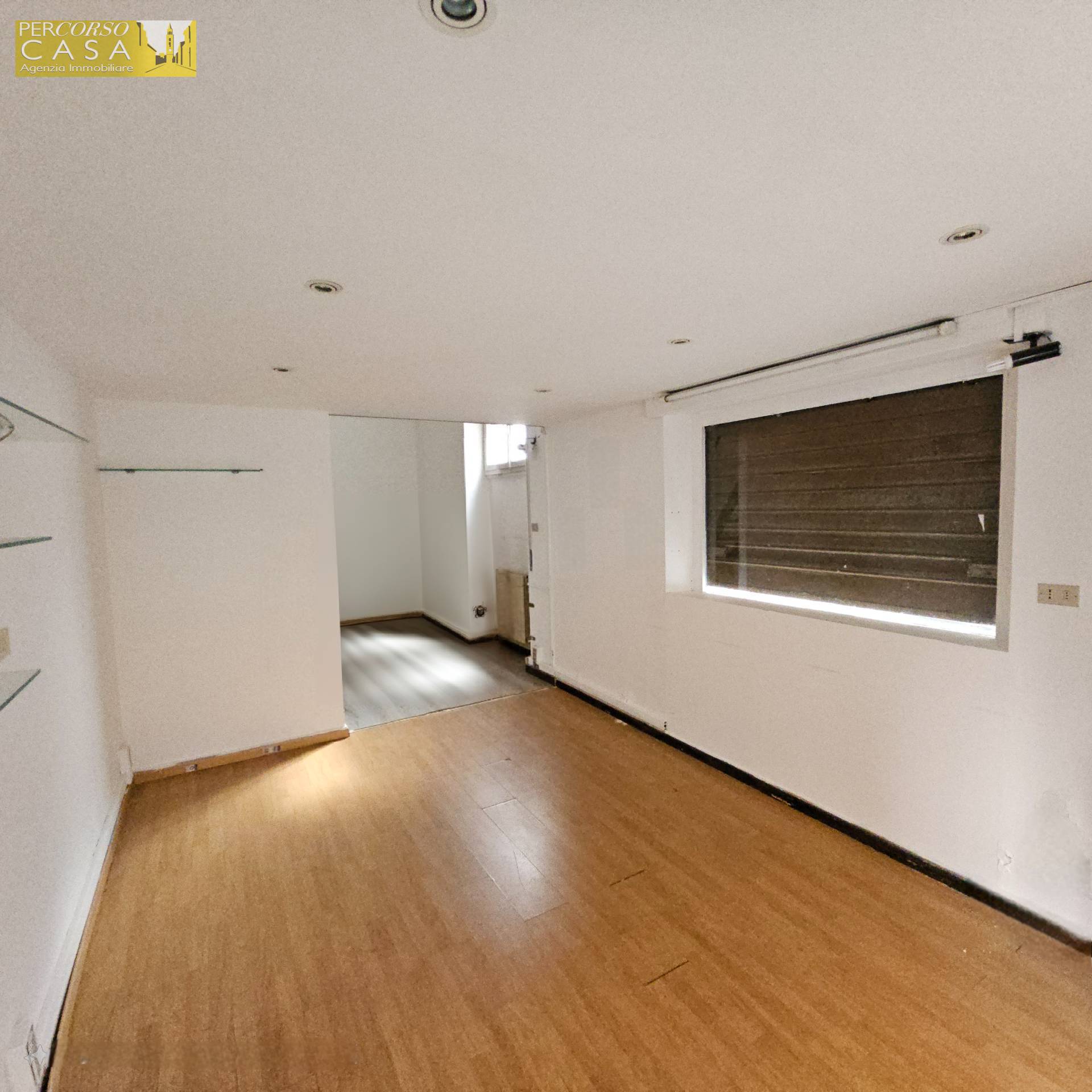 Locale Commerciale in vendita a Teramo, Centro Storico