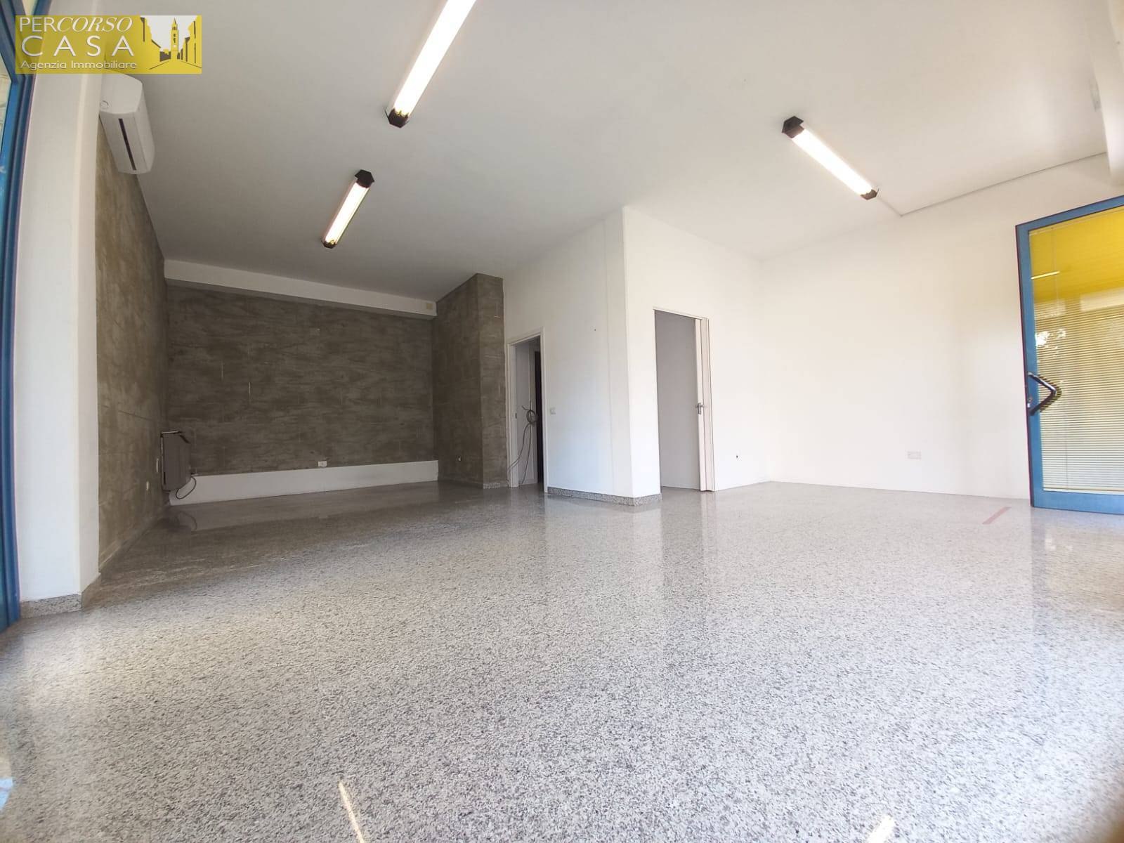 Locale Commerciale in affitto a Tortoreto, Zona Mare