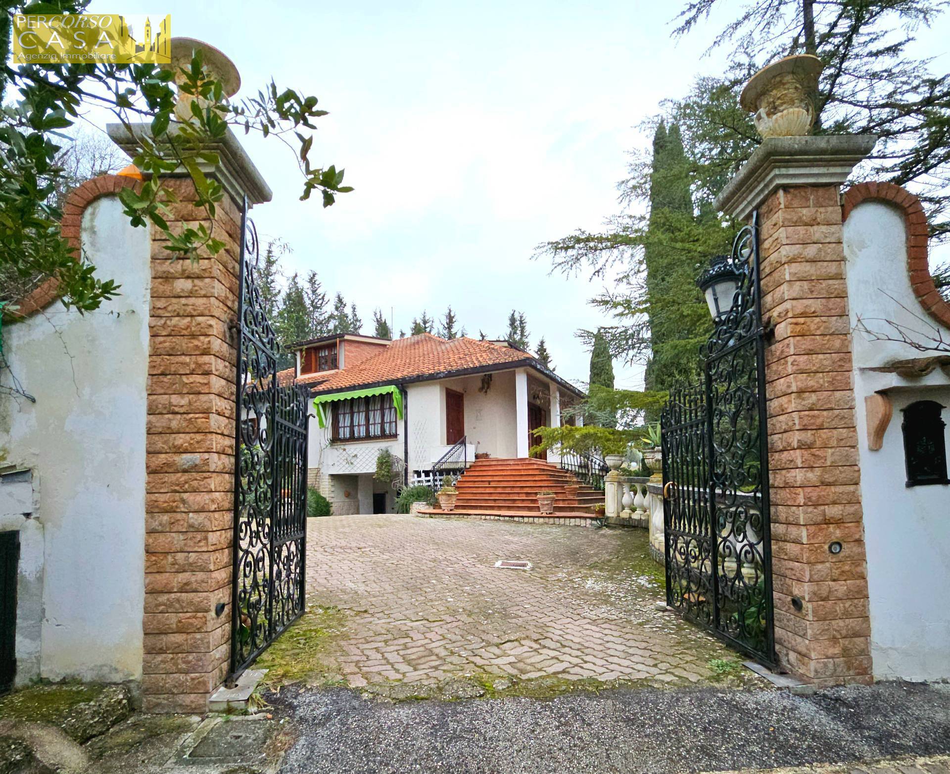 Villa in vendita a Teramo, Scapriano