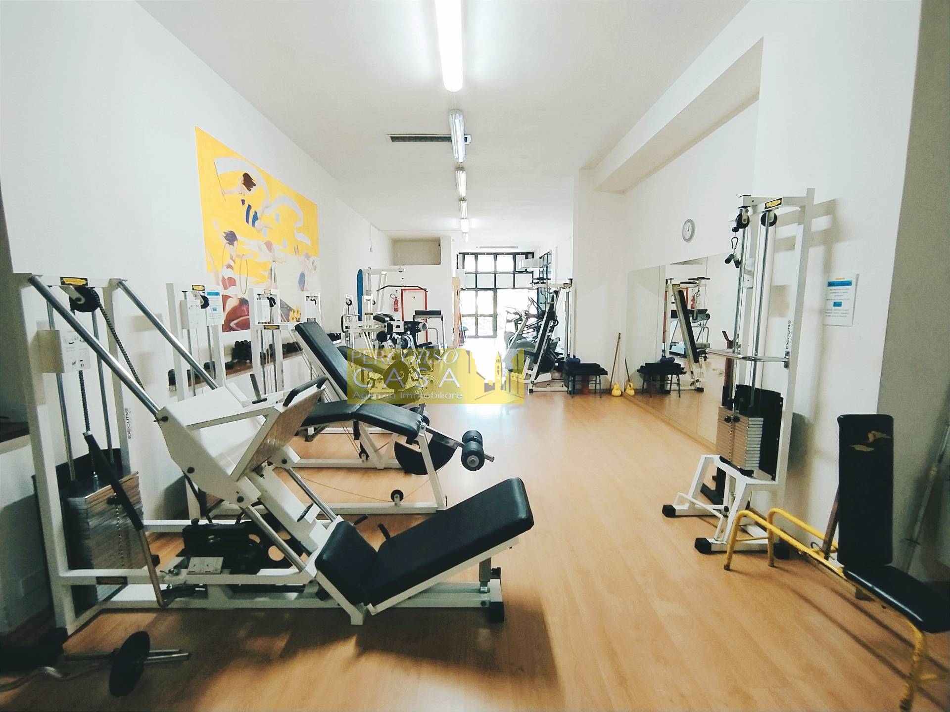 Locale Commerciale in vendita a Teramo, Viale Bovio