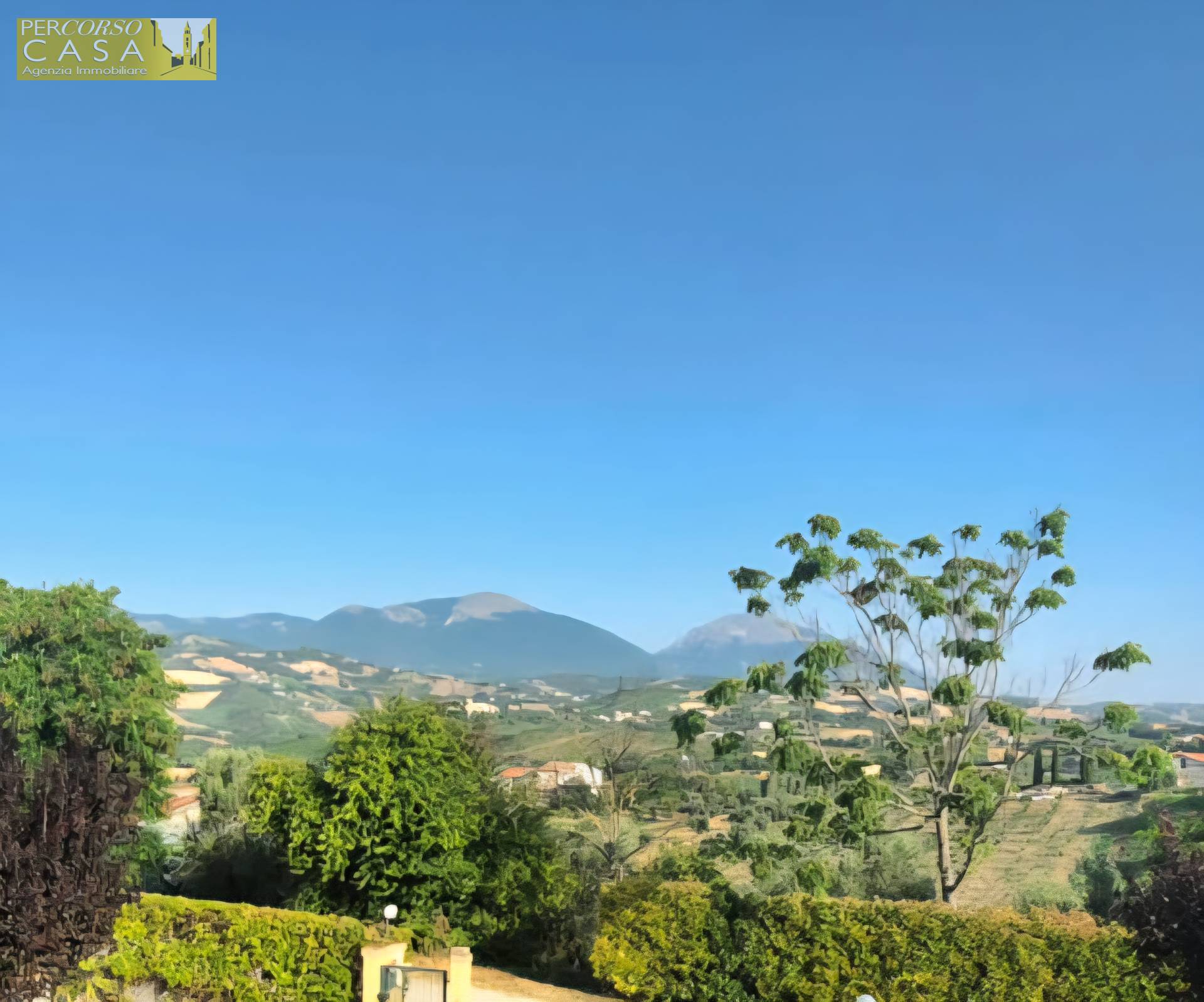 Porzione di Villa in vendita a Teramo, Nepezzano