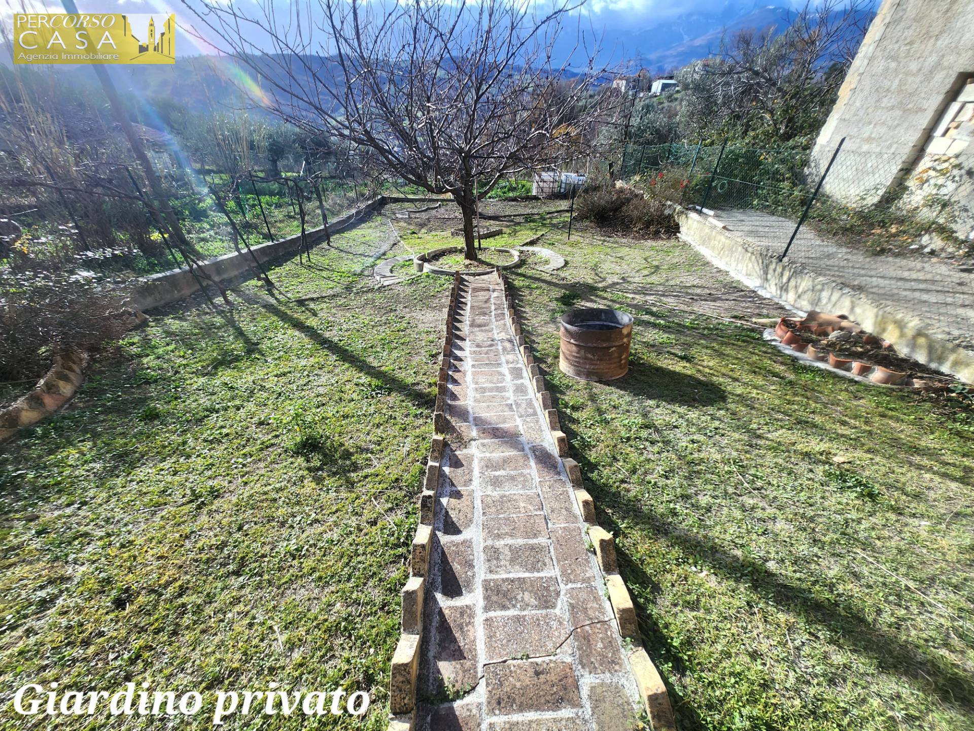 Casa indipendente in vendita a Teramo, Rapino