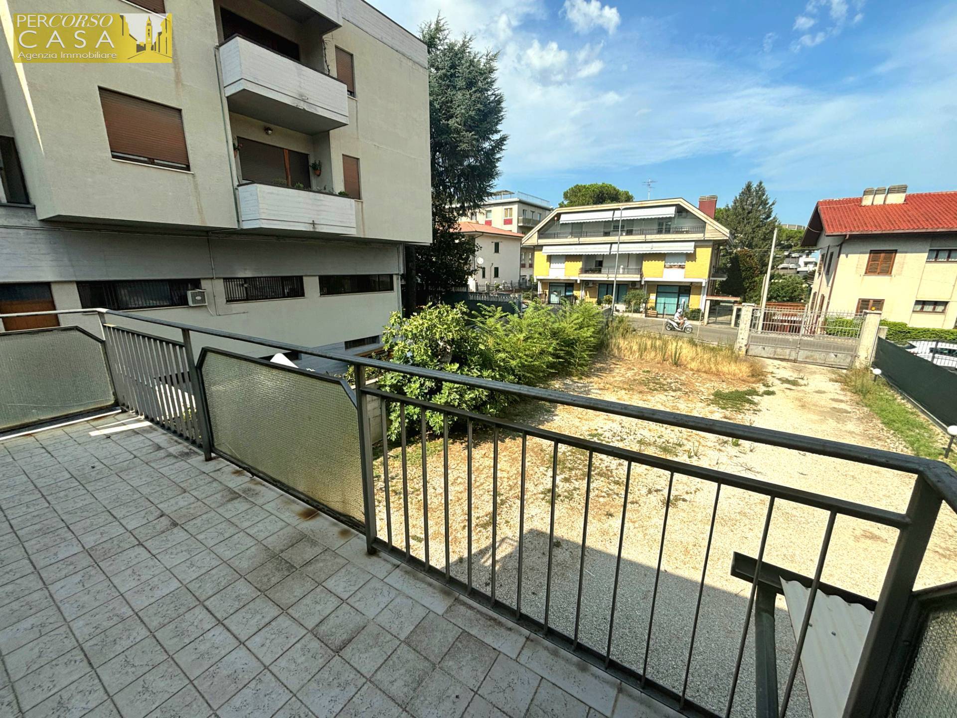 Casa indipendente in vendita a Teramo, Viale Crispi