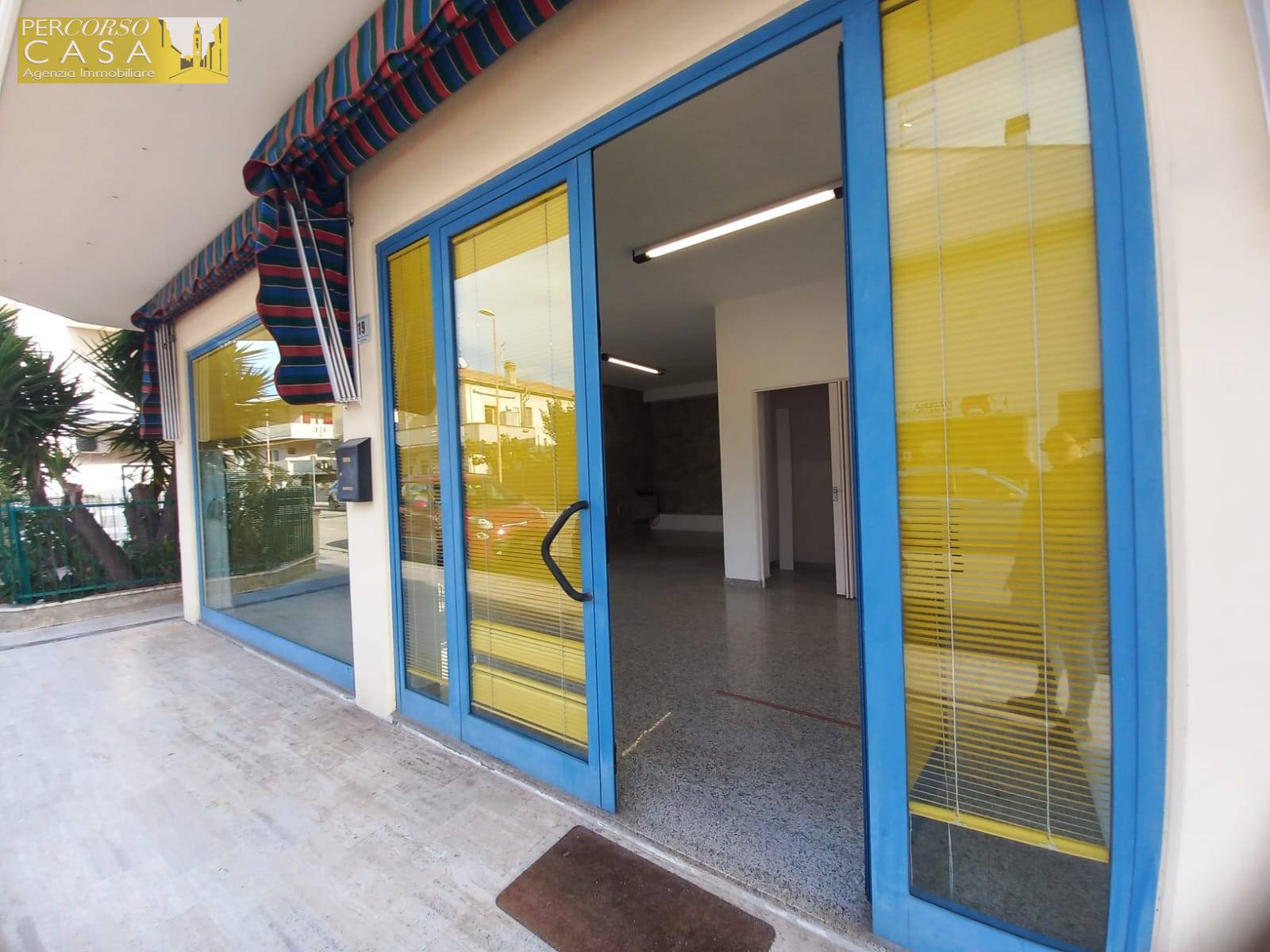 Locale Commerciale in affitto a Tortoreto, Zona Mare