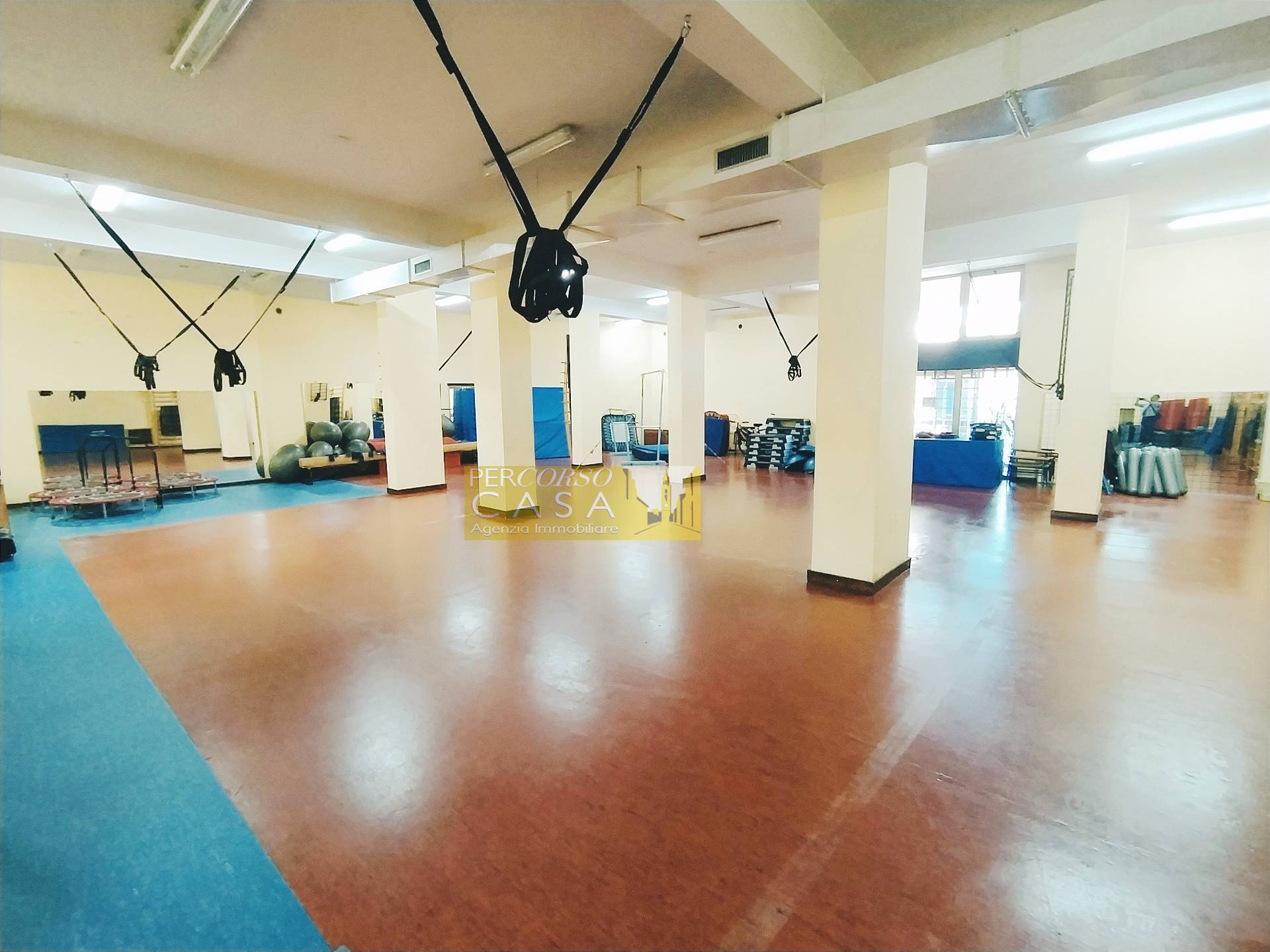 Locale Commerciale in vendita a Teramo, Viale Bovio