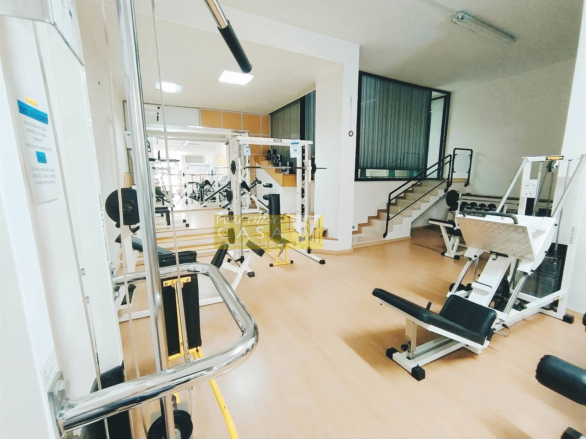 Locale Commerciale in vendita a Teramo, Viale Bovio