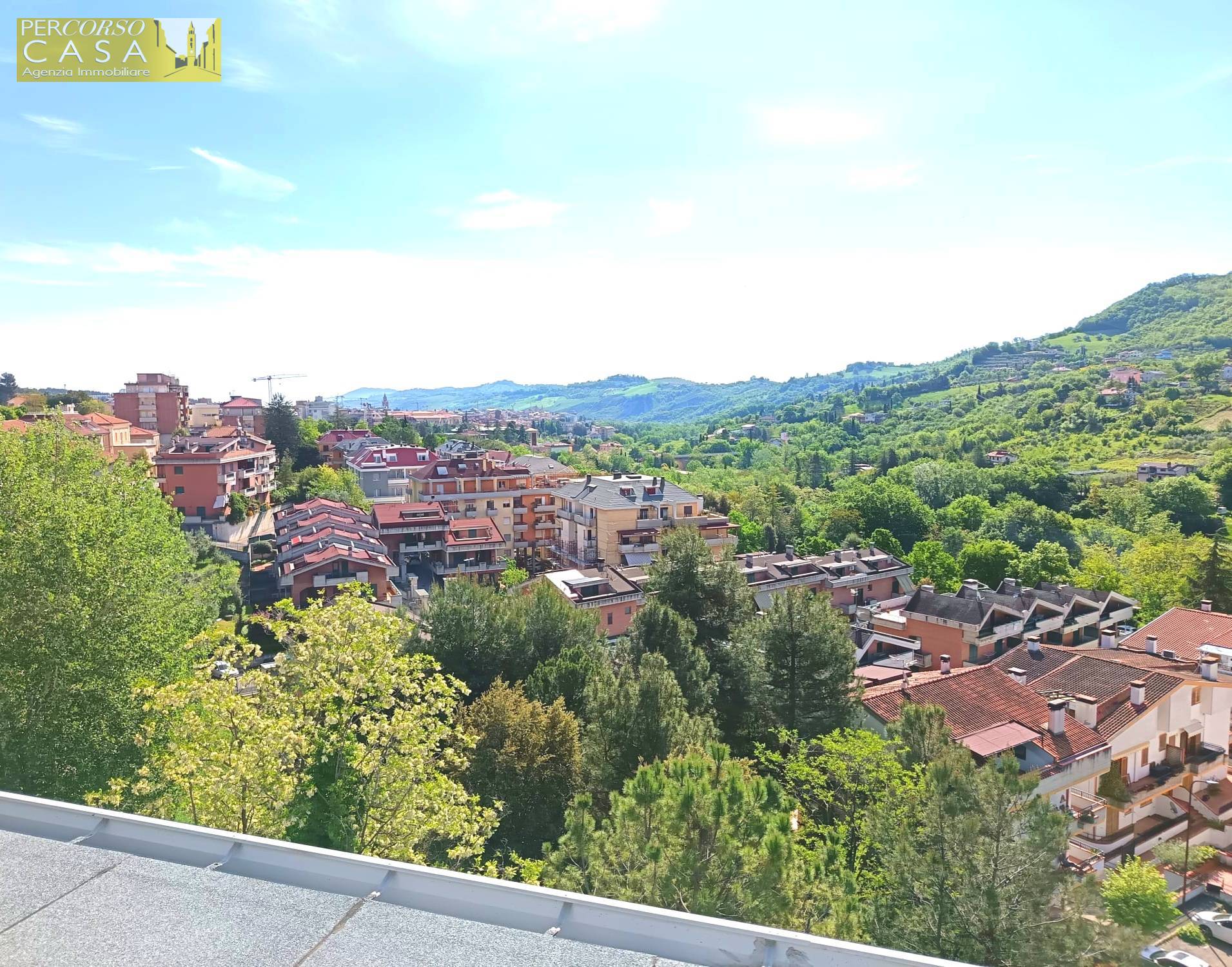 Appartamento in vendita a Teramo, Via Cona