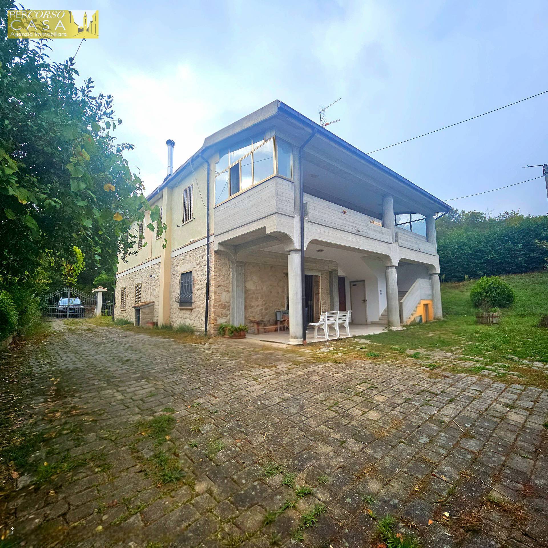 Bifamiliare in vendita a Teramo, Varano