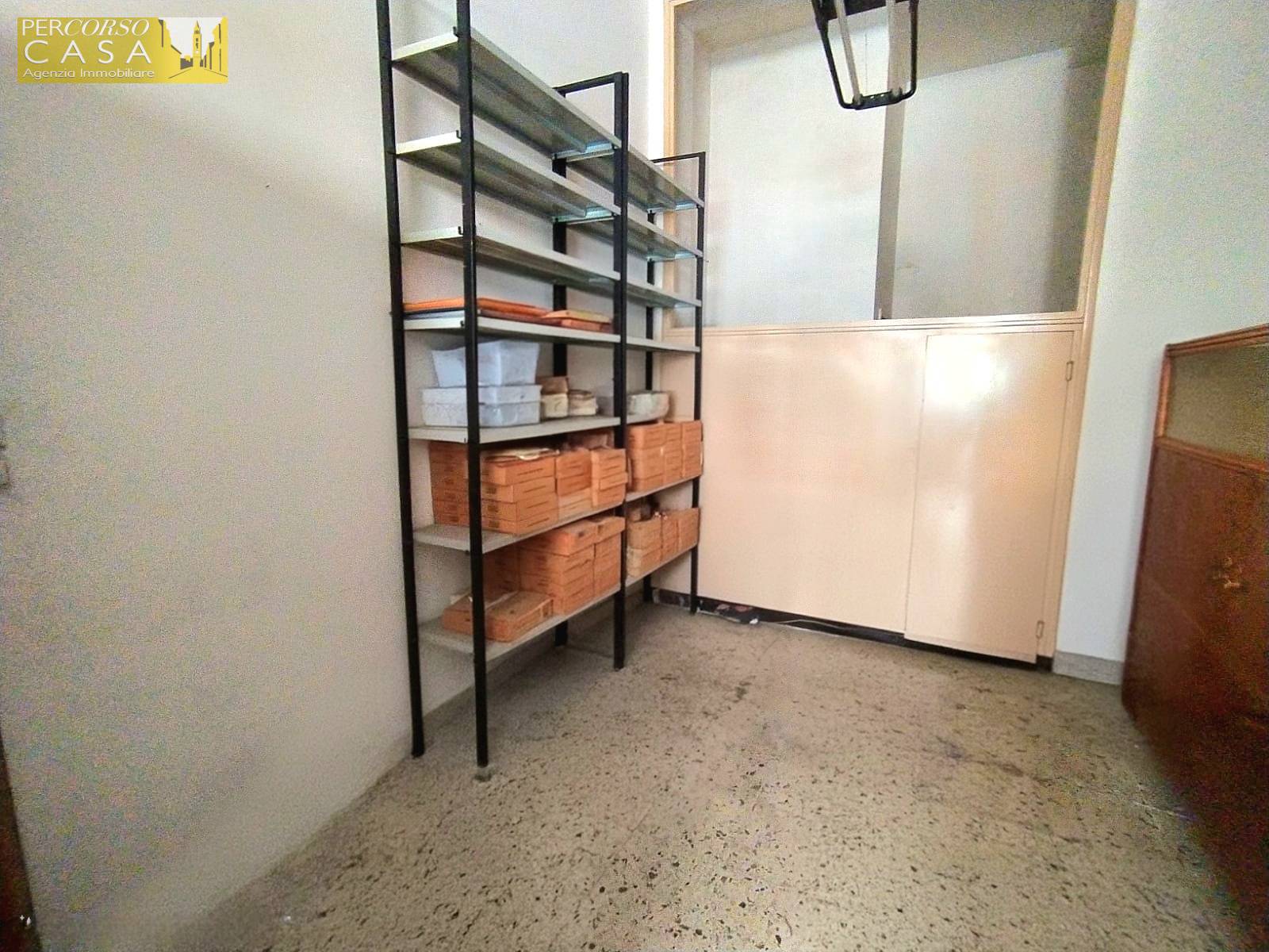 Locale Commerciale in vendita a Teramo, Centro Storico