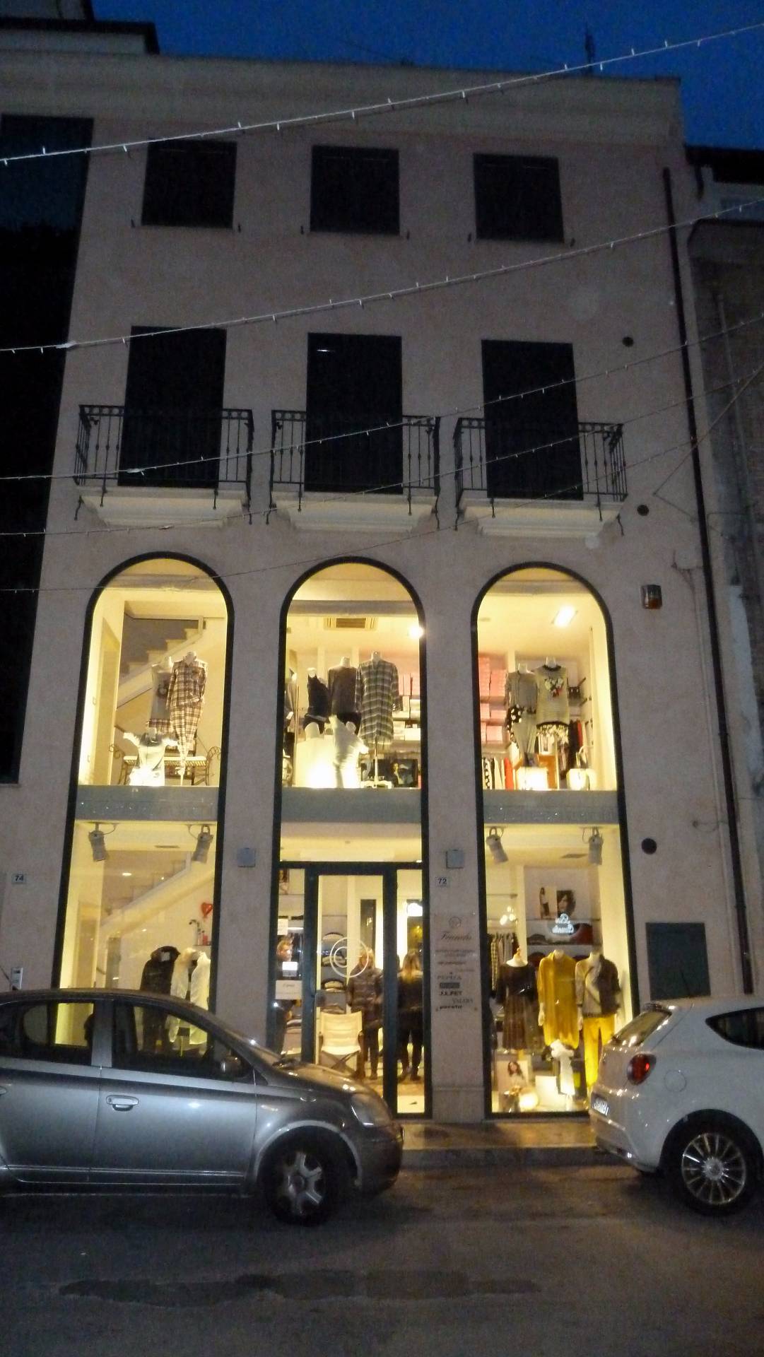Stabile/Palazzo in affitto, San Benedetto del Tronto centro