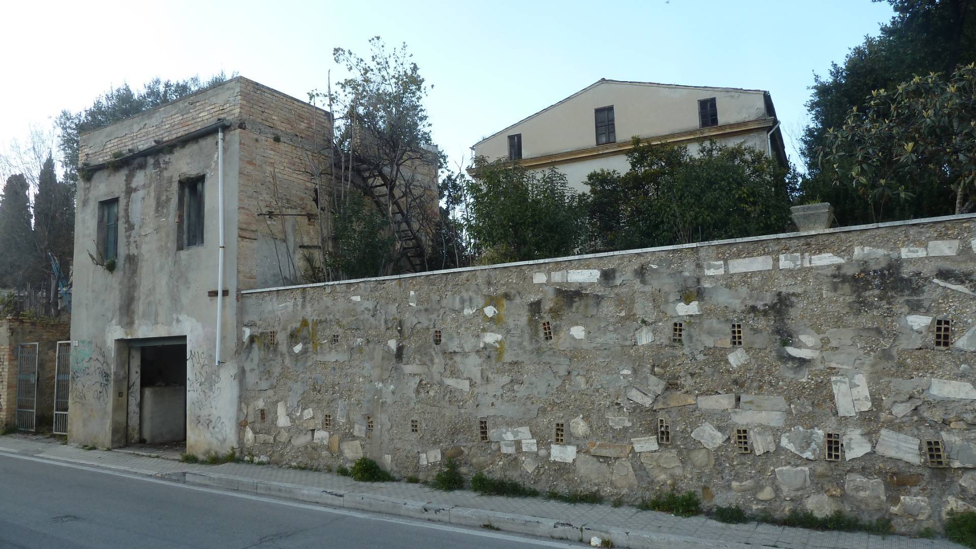 CASA COLONICA in vendita a San Benedetto del Tronto