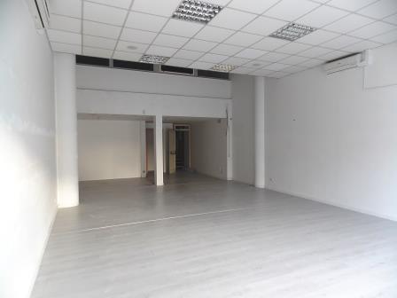 Locale commerciale in vendita a San Benedetto del Tronto, Porto D'Ascoli Centro