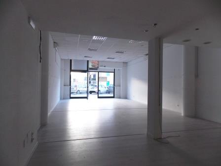 Locale commerciale in vendita a San Benedetto del Tronto, Porto D'Ascoli Centro