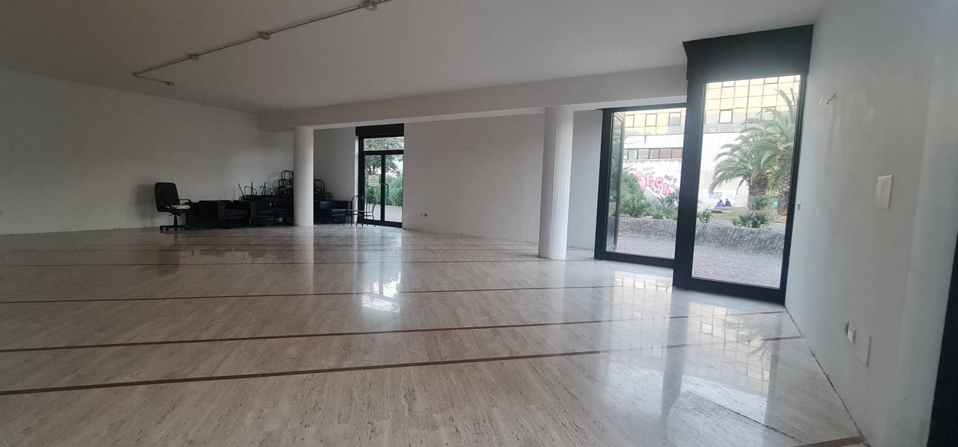 STUDIO-UFFICIO-NEGOZIO in vendita a San Benedetto del Tronto, Conad