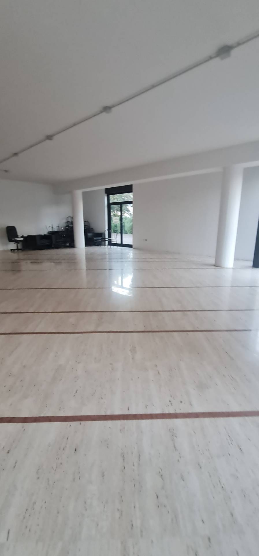 STUDIO-UFFICIO-NEGOZIO in vendita a San Benedetto del Tronto, Conad