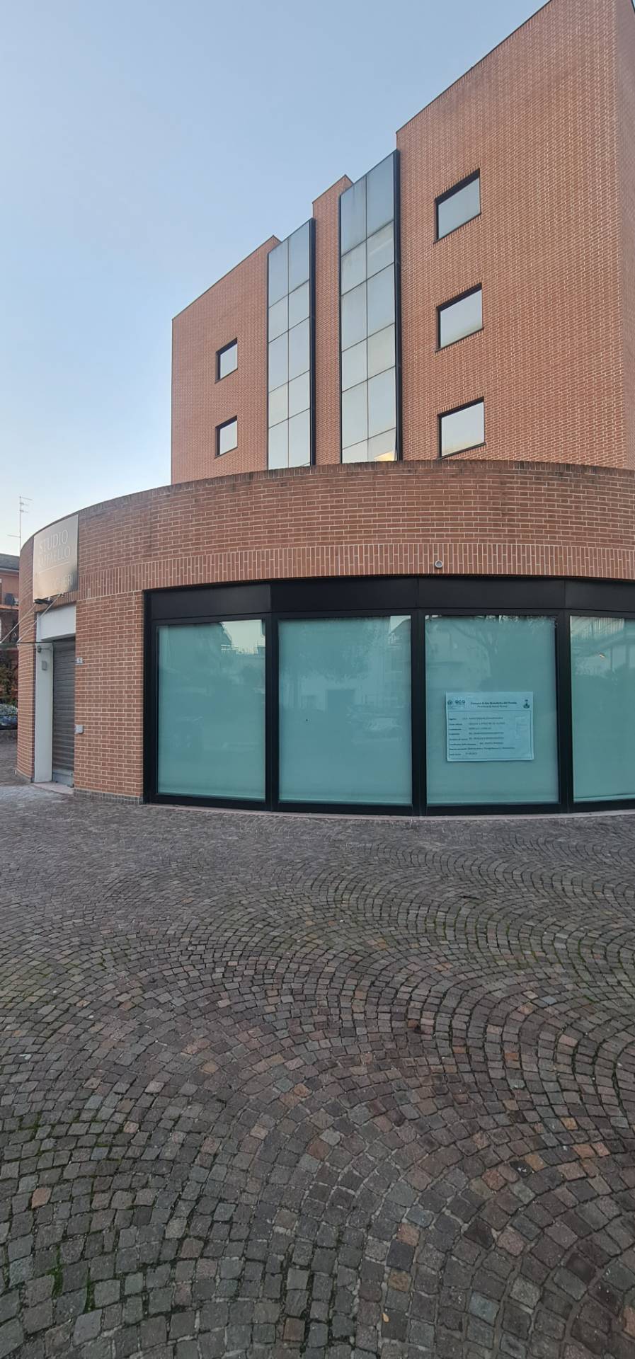 STUDIO-UFFICIO-NEGOZIO in vendita a San Benedetto del Tronto, Conad