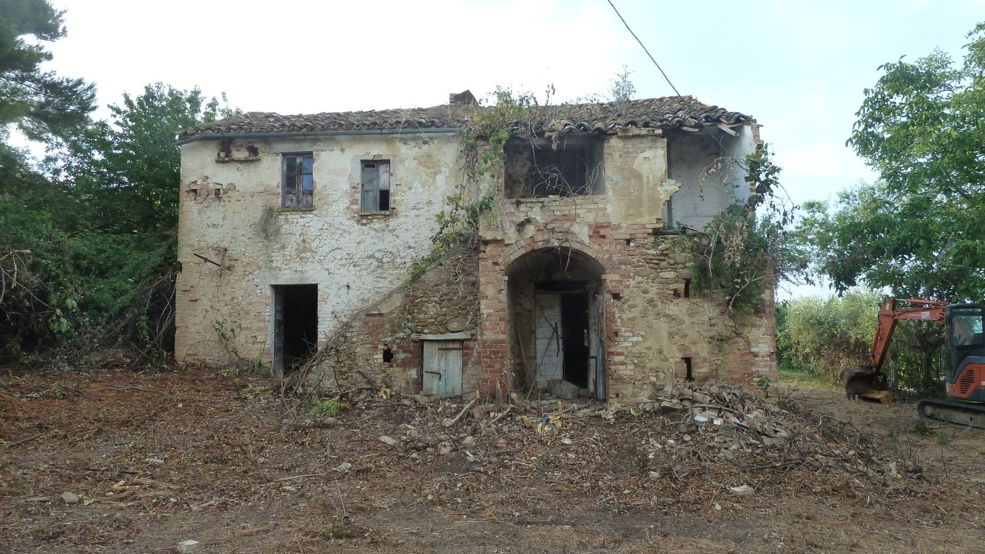 CASA COLONICA in vendita a Colonnella