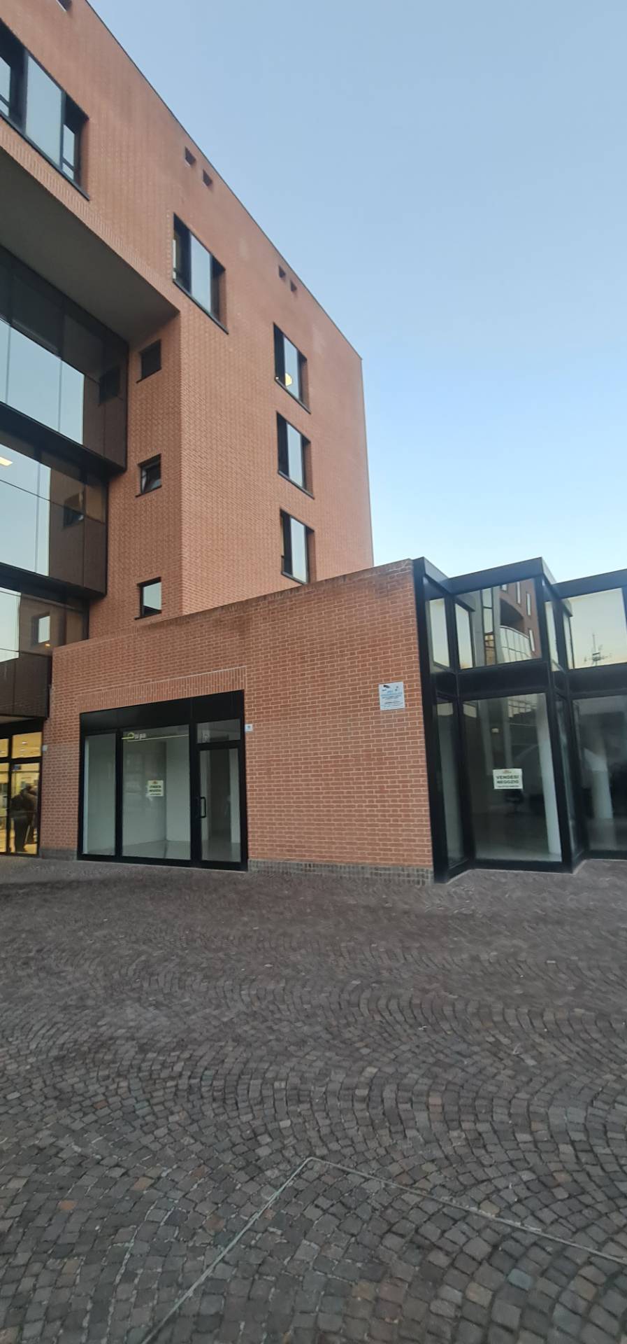 STUDIO-UFFICIO-NEGOZIO in vendita a San Benedetto del Tronto, Conad