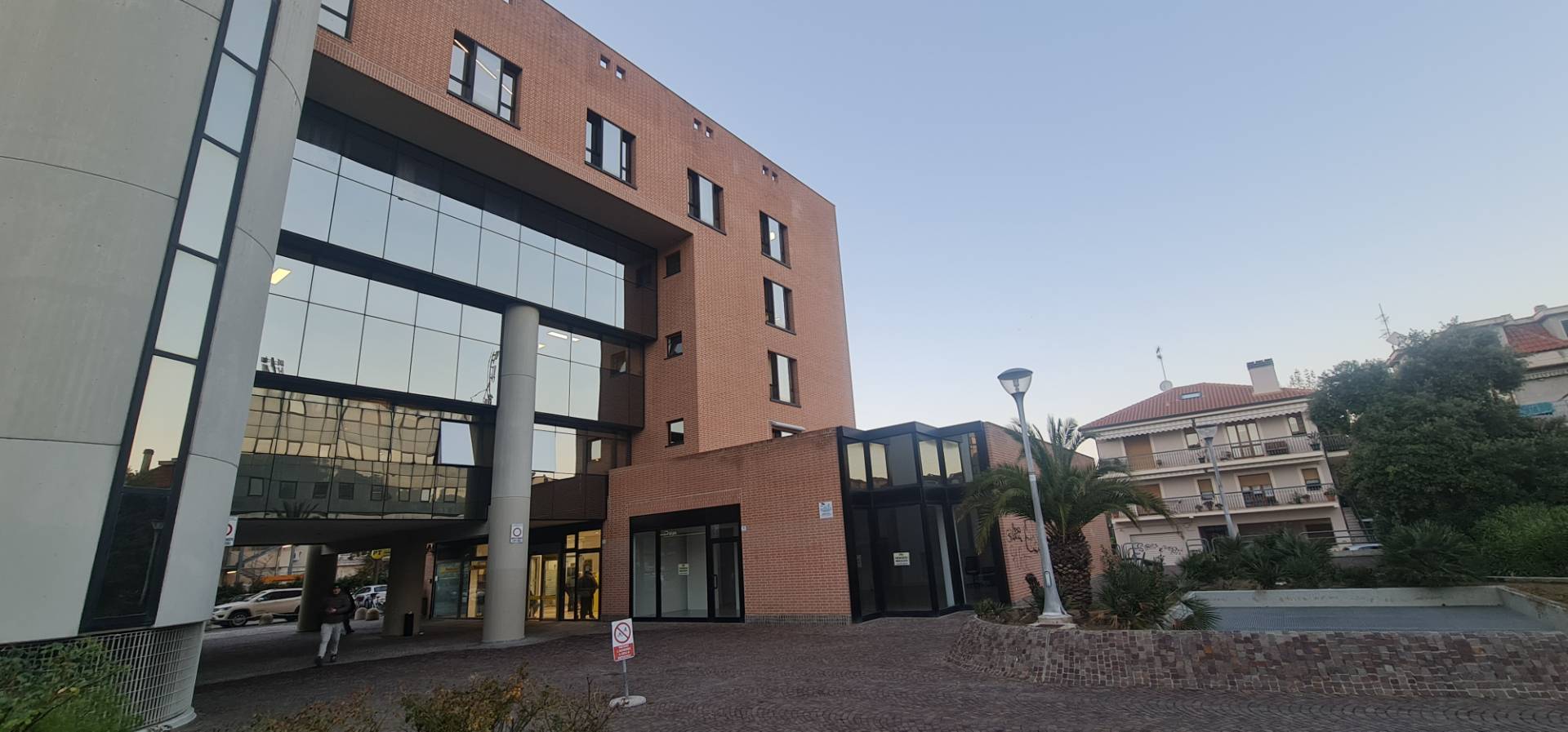 STUDIO-UFFICIO-NEGOZIO in vendita a San Benedetto del Tronto, Conad