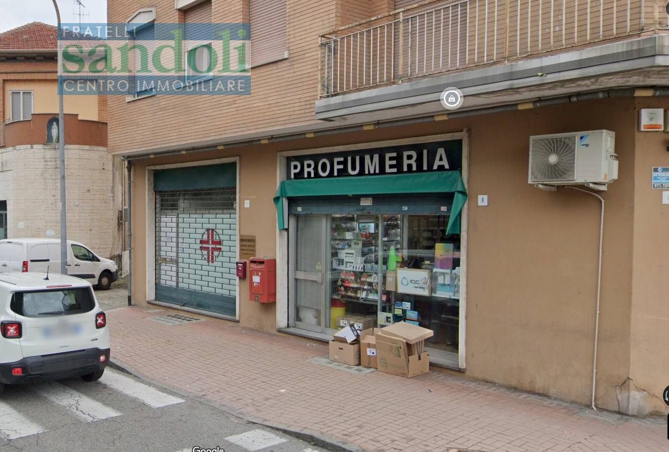 Locale commerciale in affitto, Vercelli porta milano