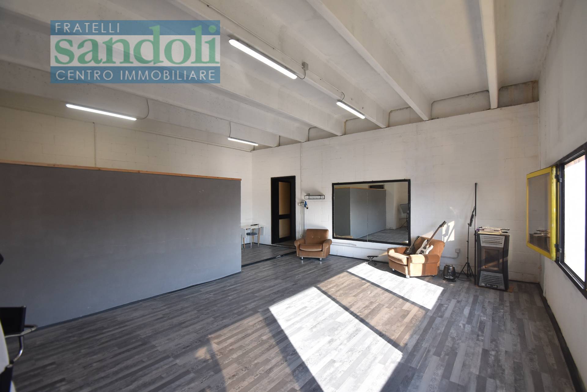 Ufficio in vendita a Santhi