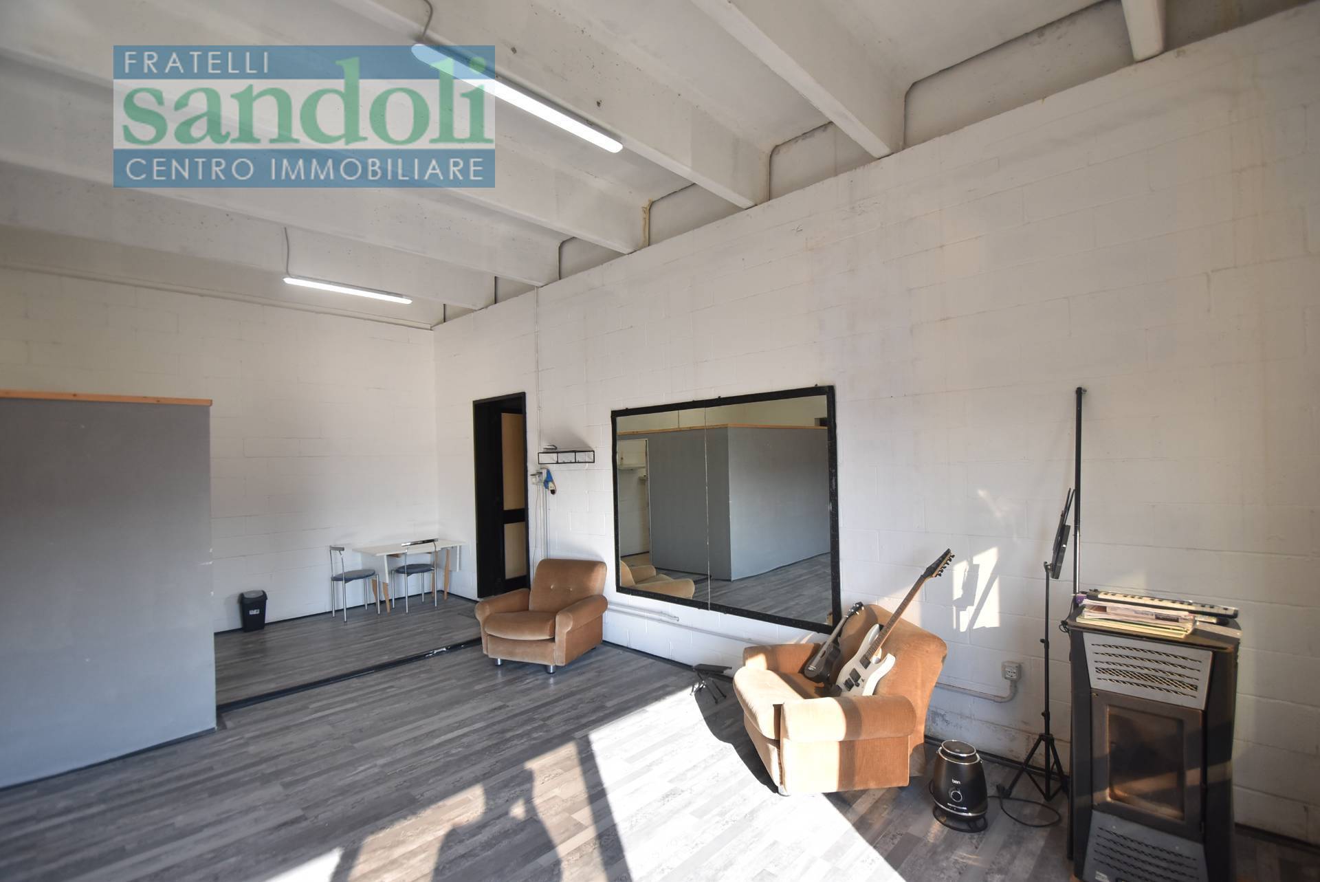 Ufficio in vendita a Santhi