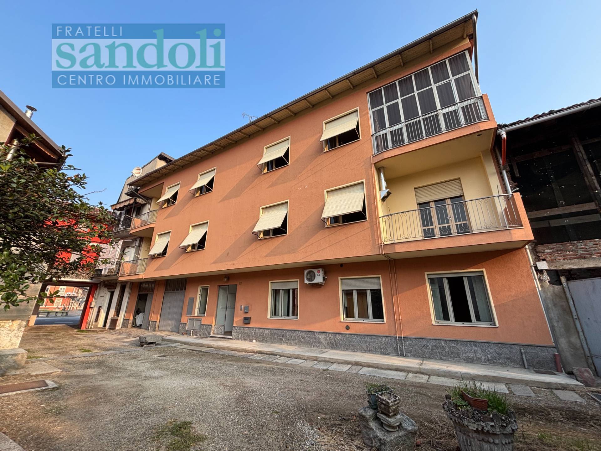 Stabile/Palazzo in vendita a Borgo Vercelli, Paesi