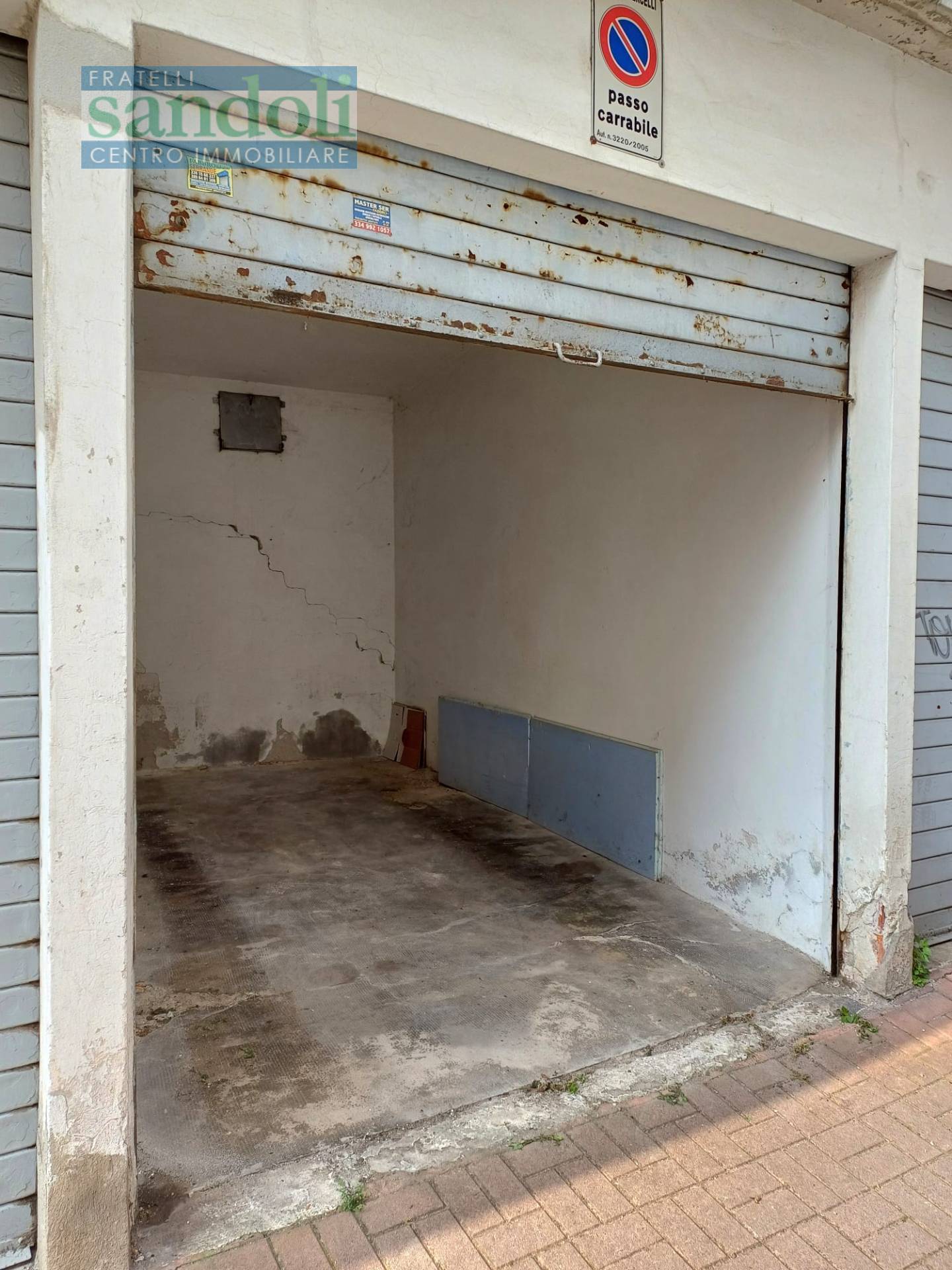 Box in vendita a Vercelli, Viale Rimembranza