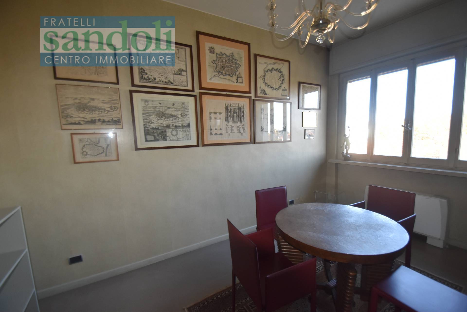 Ufficio in vendita a Vercelli, Semicentro