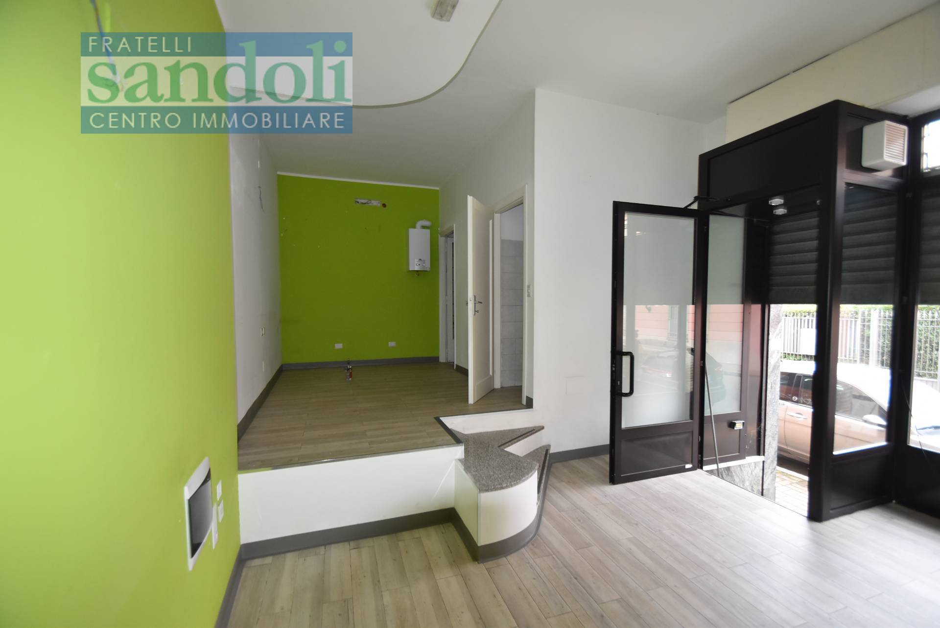 Negozio-Ufficio in vendita a Vercelli, Porta Torino