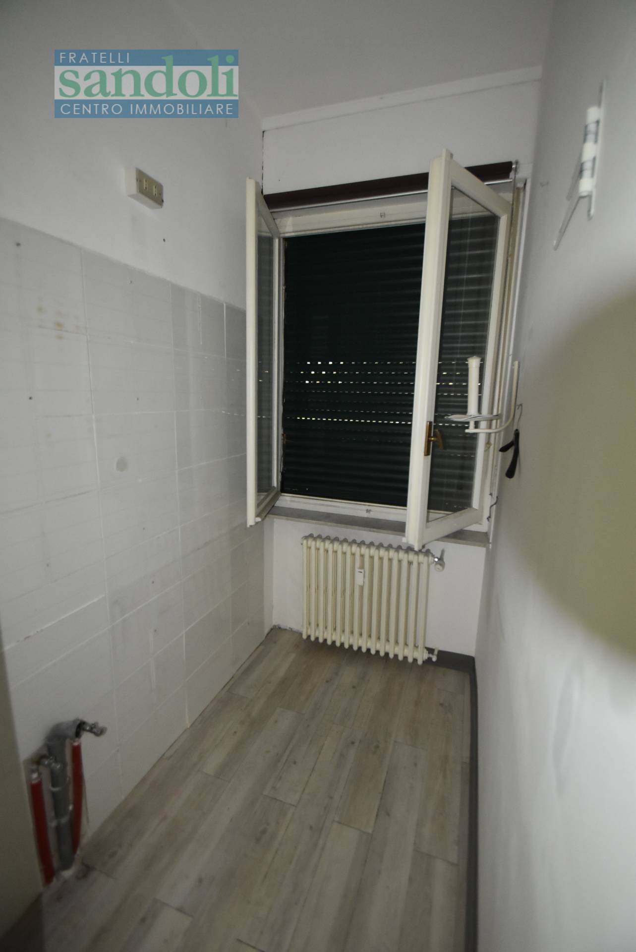 Negozio-Ufficio in vendita a Vercelli, Porta Torino