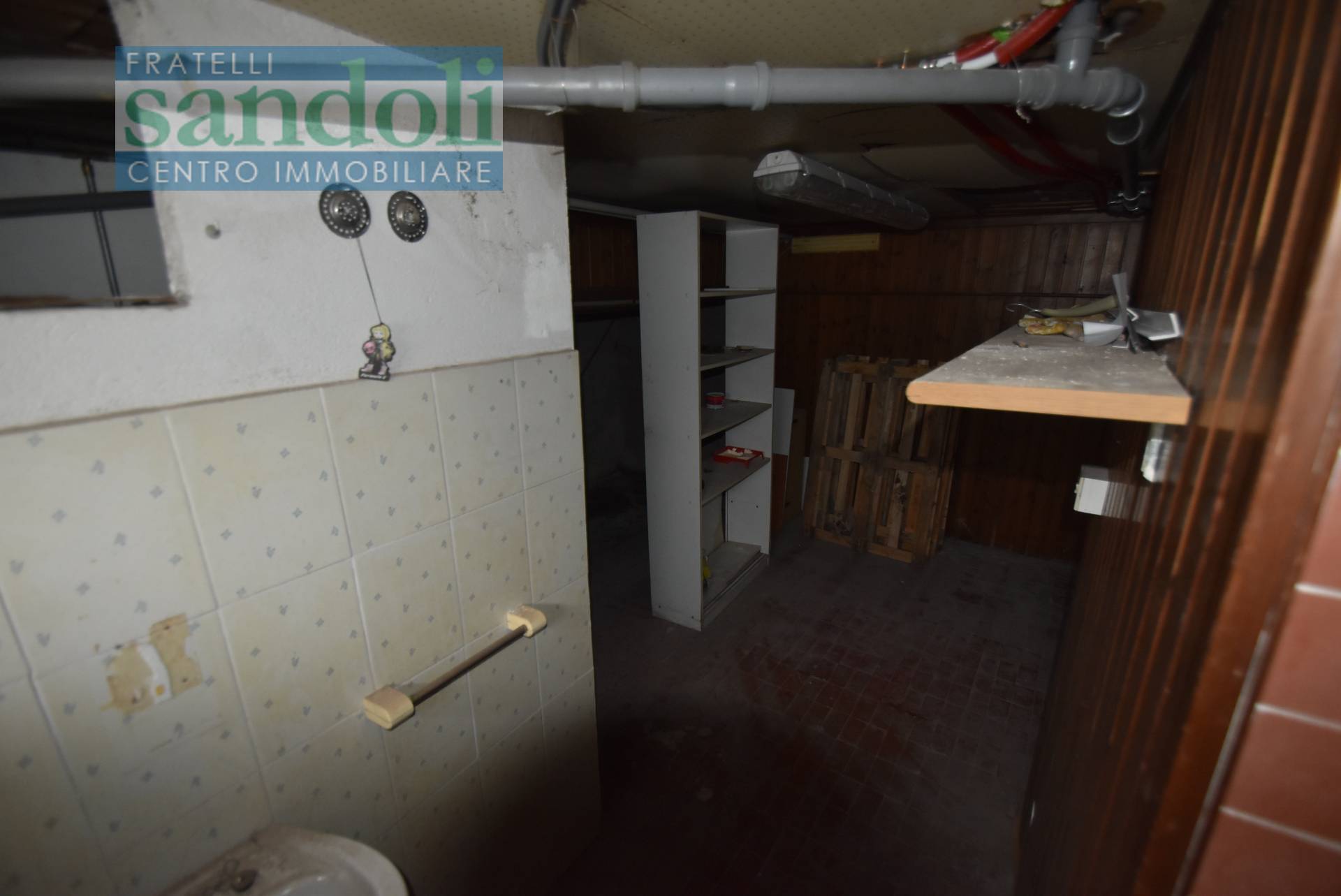 Negozio-Ufficio in vendita a Vercelli, Porta Torino