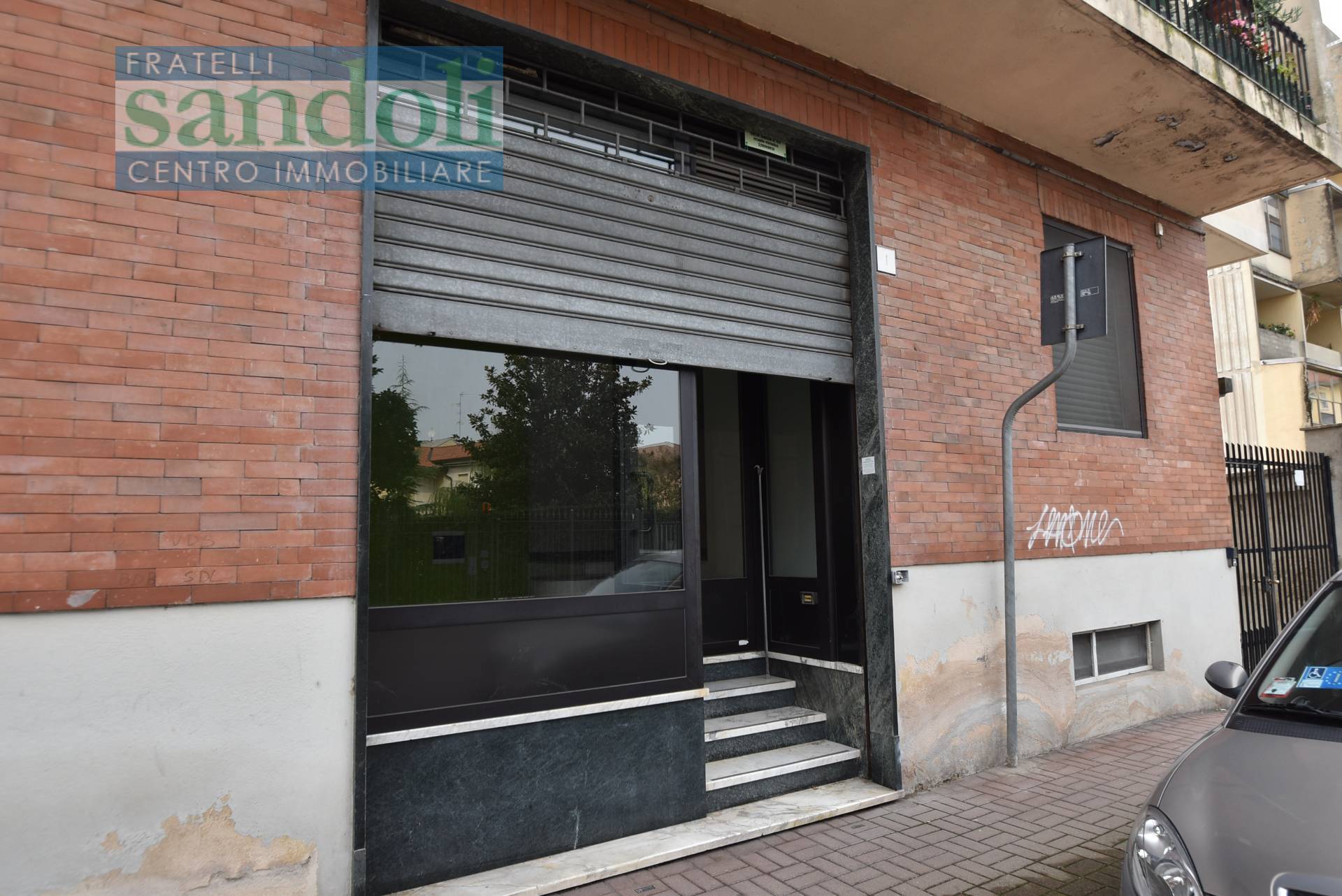 Negozio-Ufficio in vendita a Vercelli, Porta Torino