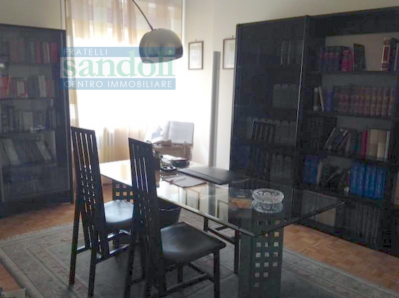 Ufficio in vendita a Vercelli, Centro