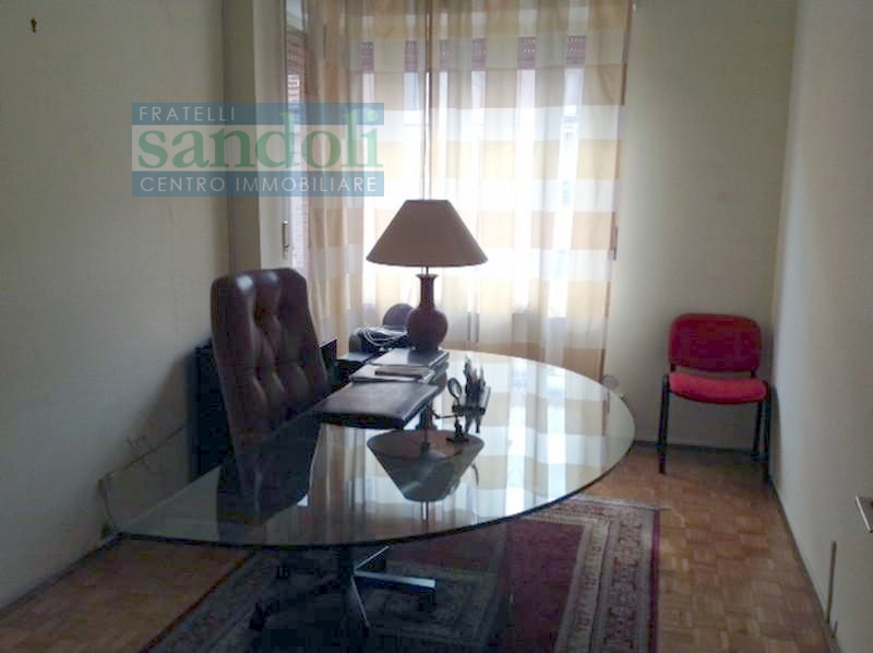 Ufficio in vendita a Vercelli, Centro