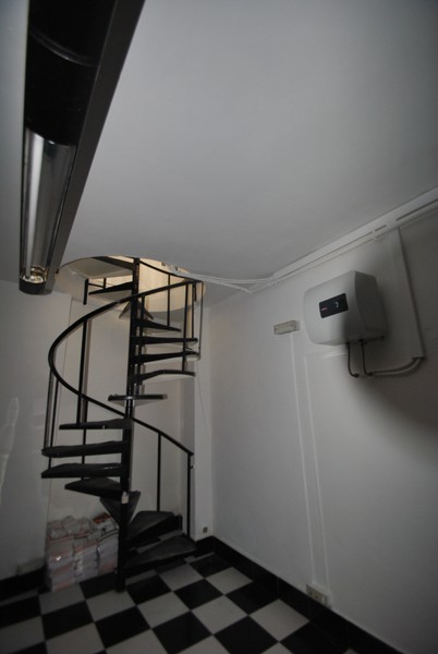 Locale commerciale in vendita a Vercelli, Centro