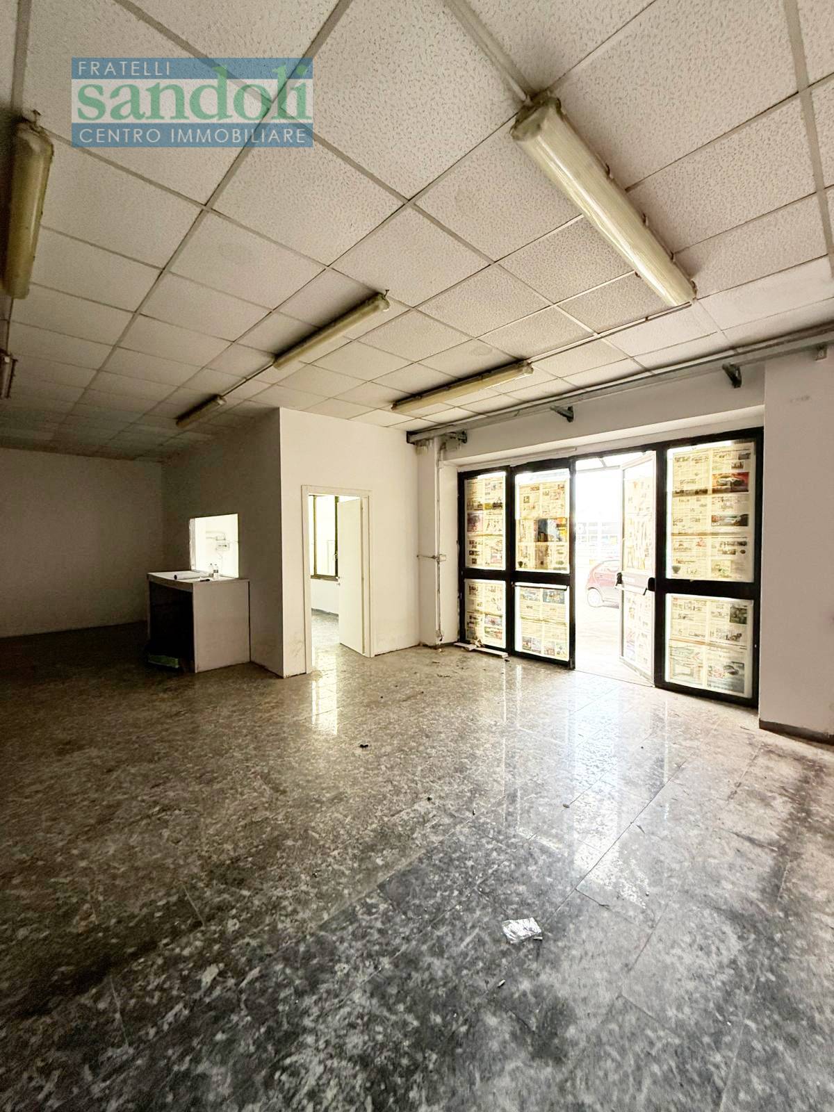 Capannone in affitto a Caresanablot, Paesi