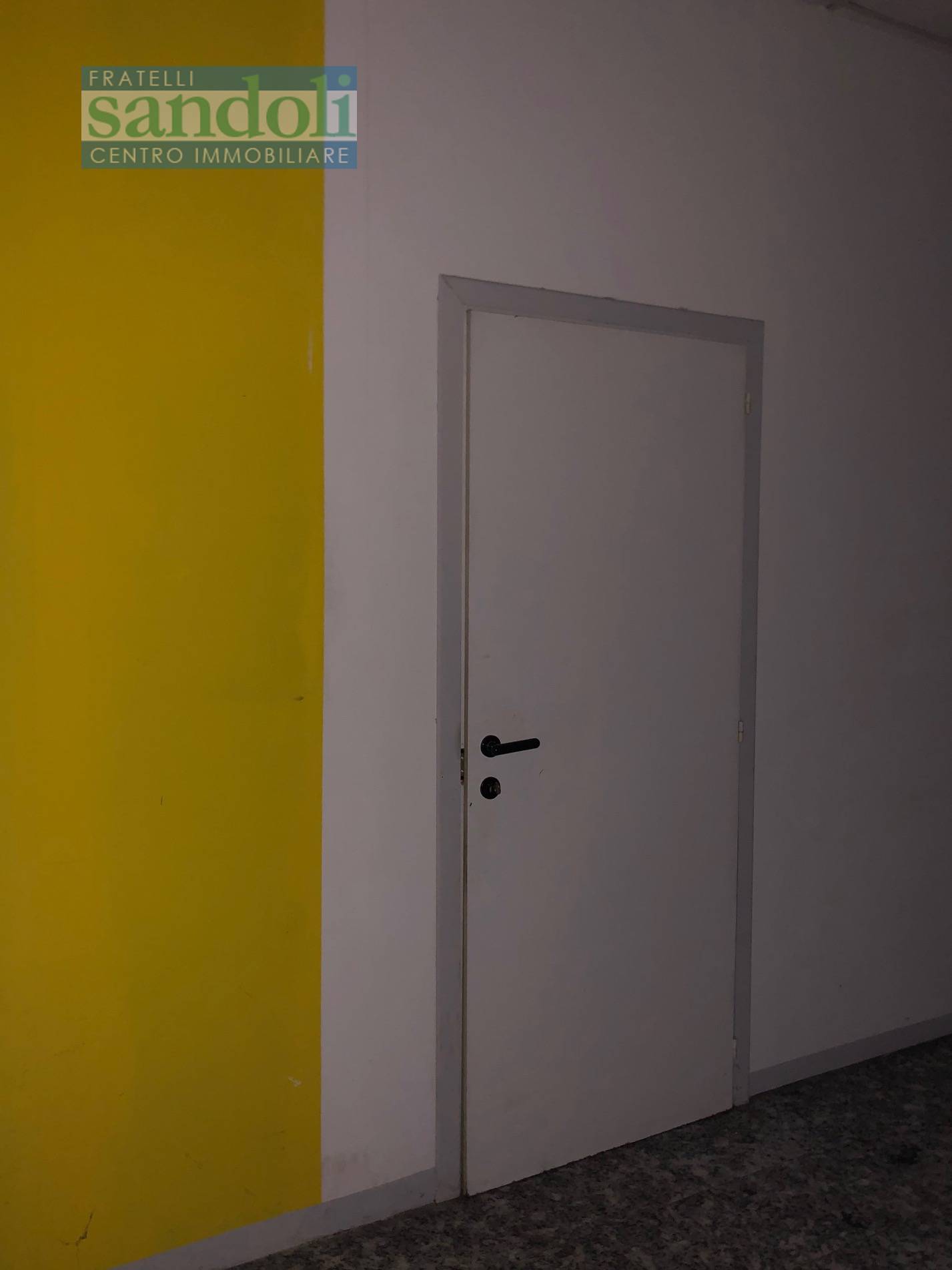 Capannone in affitto a Caresanablot, Paesi