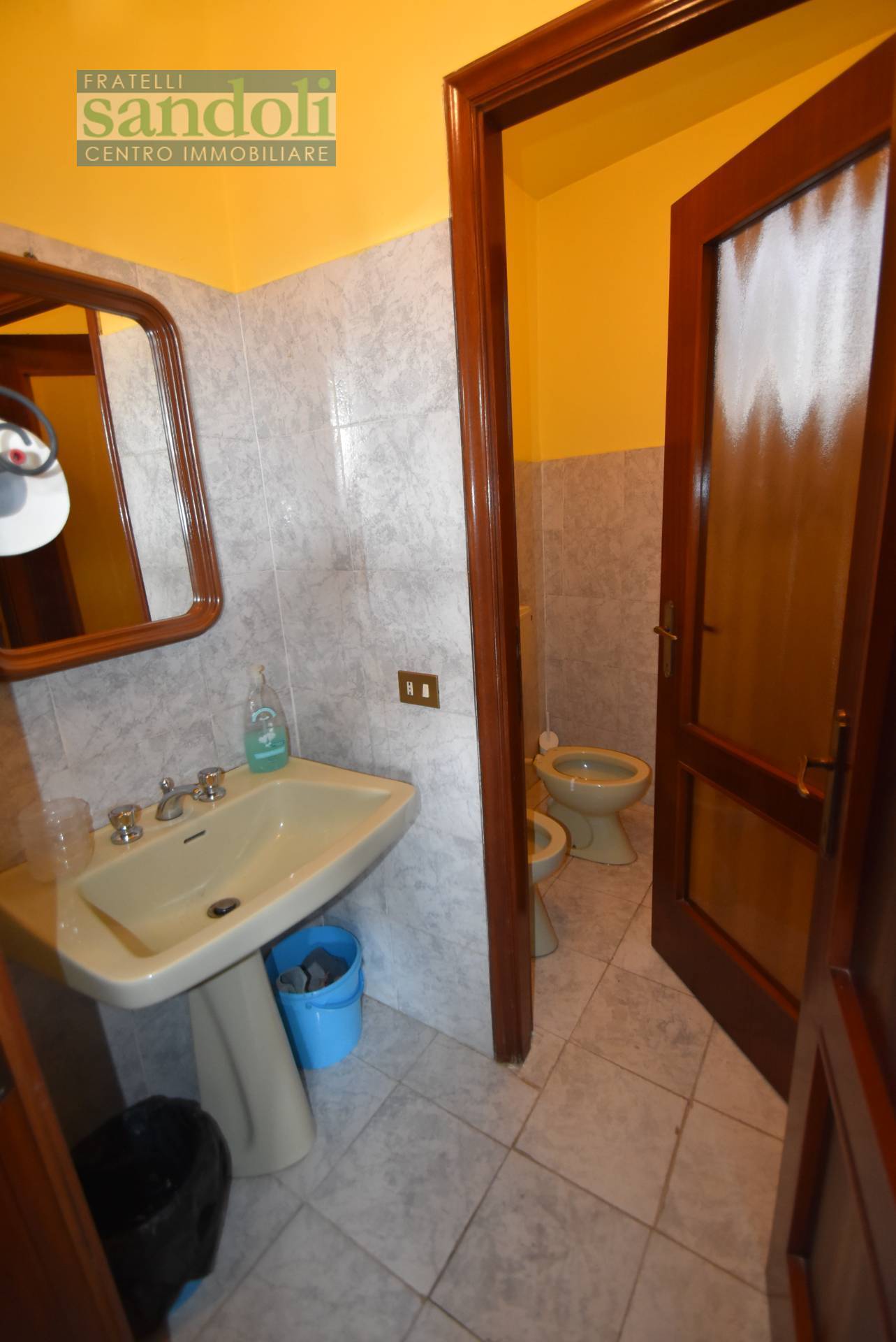 Negozio-Ufficio in vendita a Vercelli, Canad